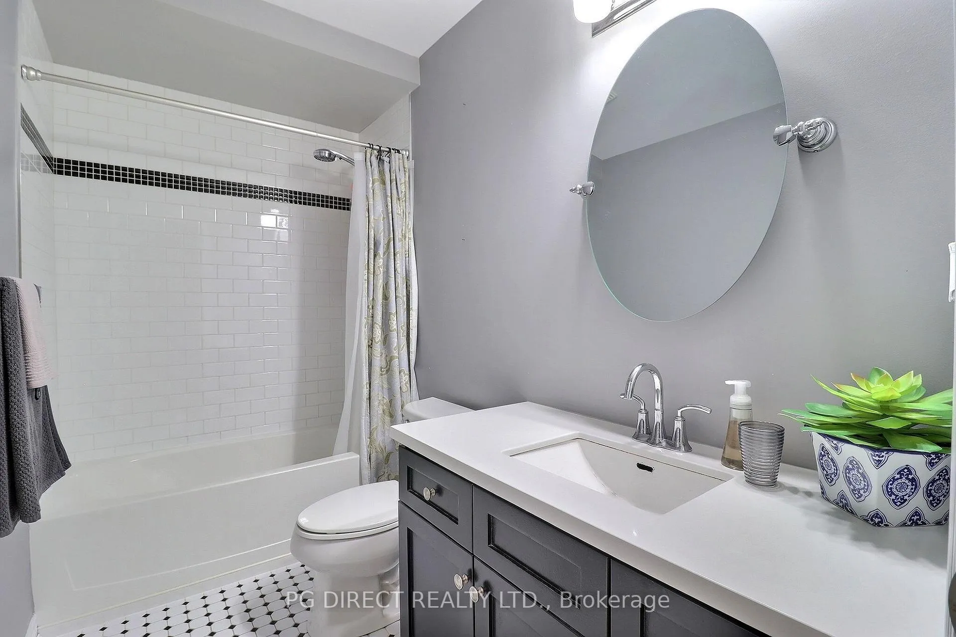 Photo 12 of Unit 9, 45 Royal Winter Drive, Hamilton, Binbrook — HOMEH