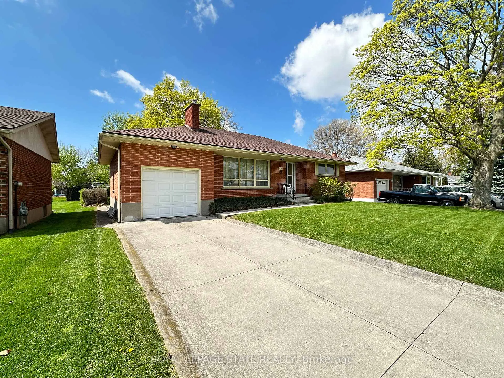 Photo 3 of 130 Gardiner Avenue E, Haldimand, Dunnville — HOMEH