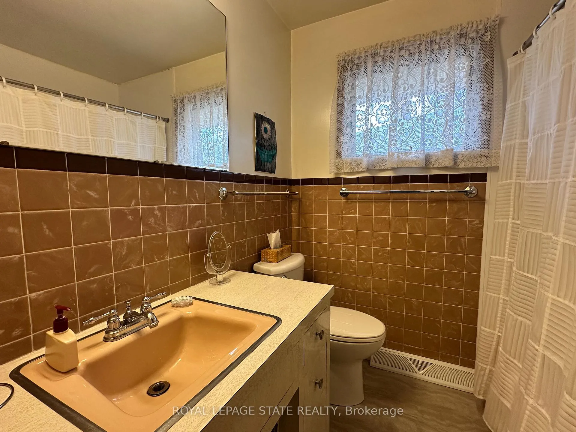 Photo 20 of 130 Gardiner Avenue E, Haldimand, Dunnville — HOMEH