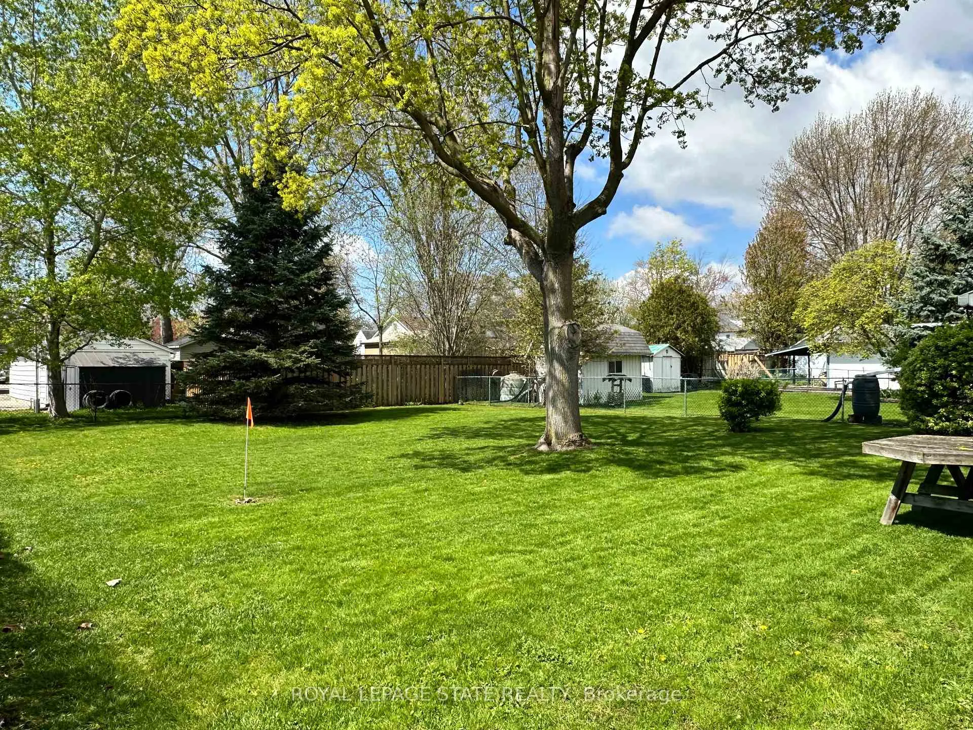 Photo 39 of 130 Gardiner Avenue E, Haldimand, Dunnville — HOMEH