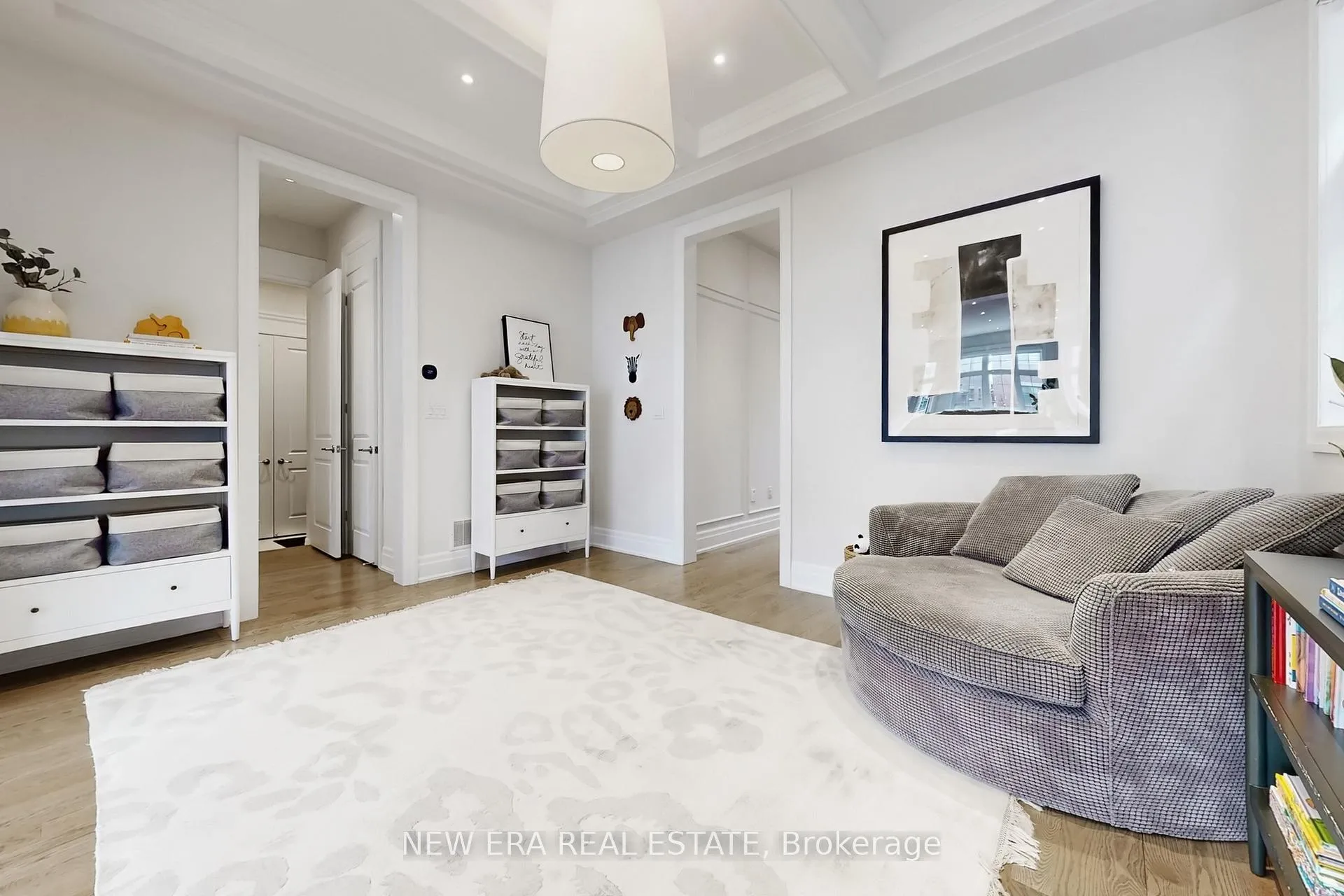 Photo 4 of 19 Hugh Mccutcheon Way, Vaughan, Kleinburg — HOMEH