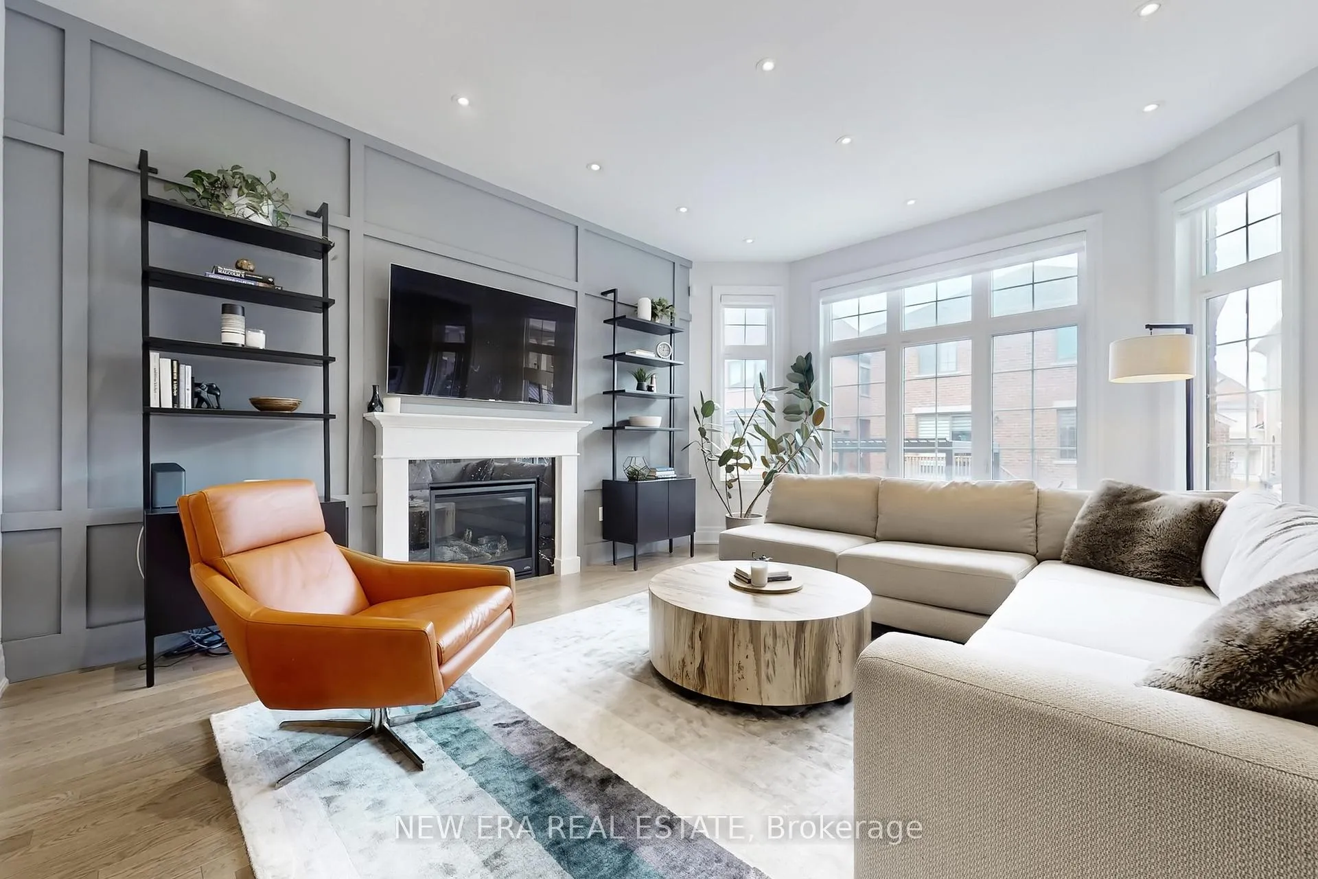 Photo 5 of 19 Hugh Mccutcheon Way, Vaughan, Kleinburg — HOMEH