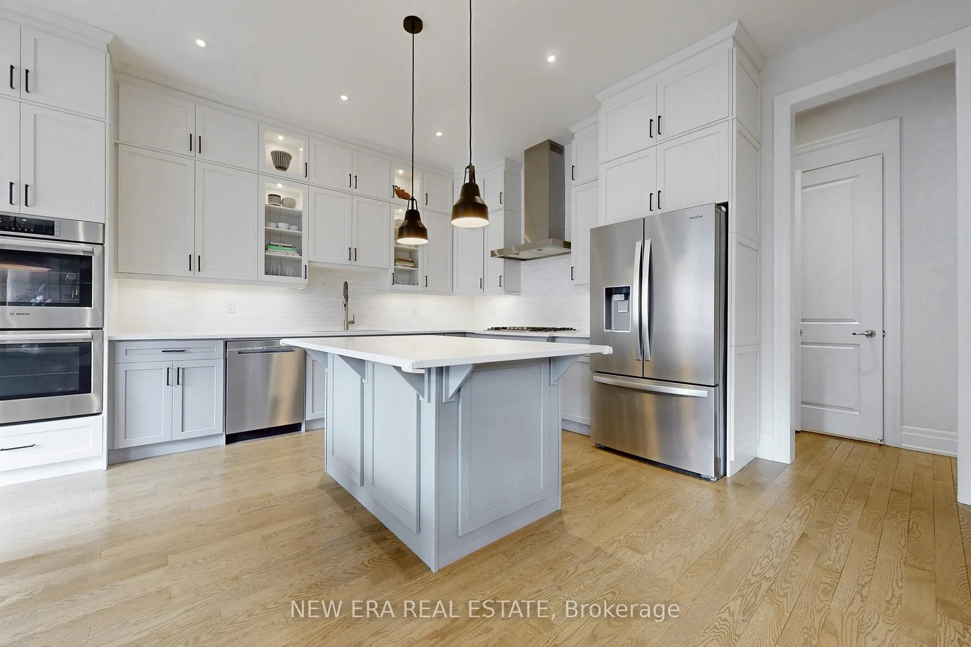 Photo 8 of 19 Hugh Mccutcheon Way, Vaughan, Kleinburg — HOMEH