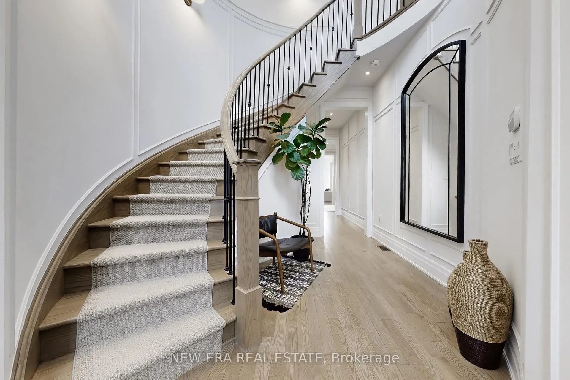 Photo 14 of 19 Hugh Mccutcheon Way, Vaughan, Kleinburg — HOMEH