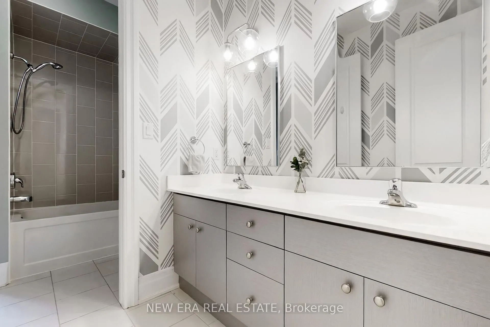 Photo 24 of 19 Hugh Mccutcheon Way, Vaughan, Kleinburg — HOMEH