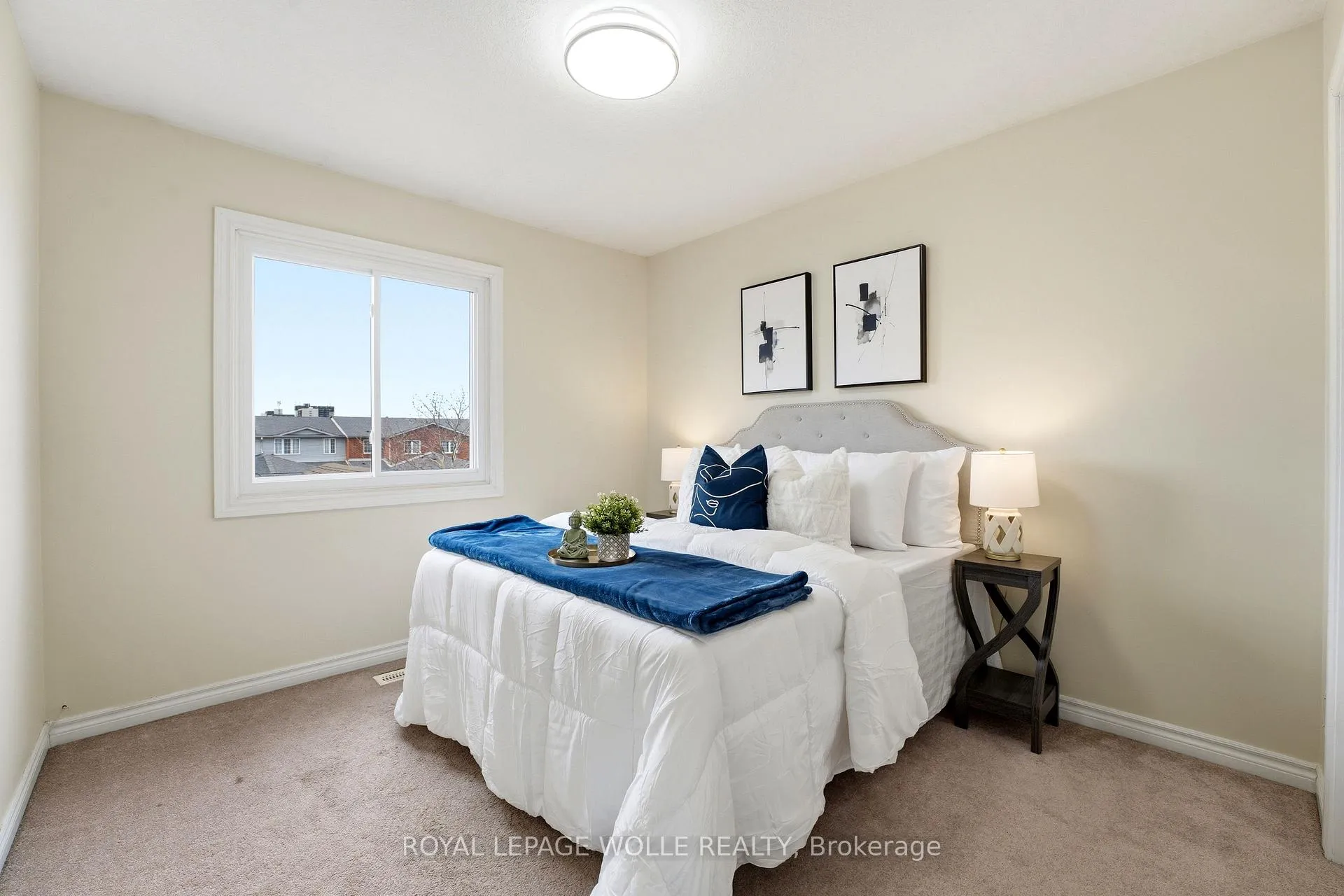 Photo 17 of 87 Ralgreen Crescent, Waterloo — HOMEH