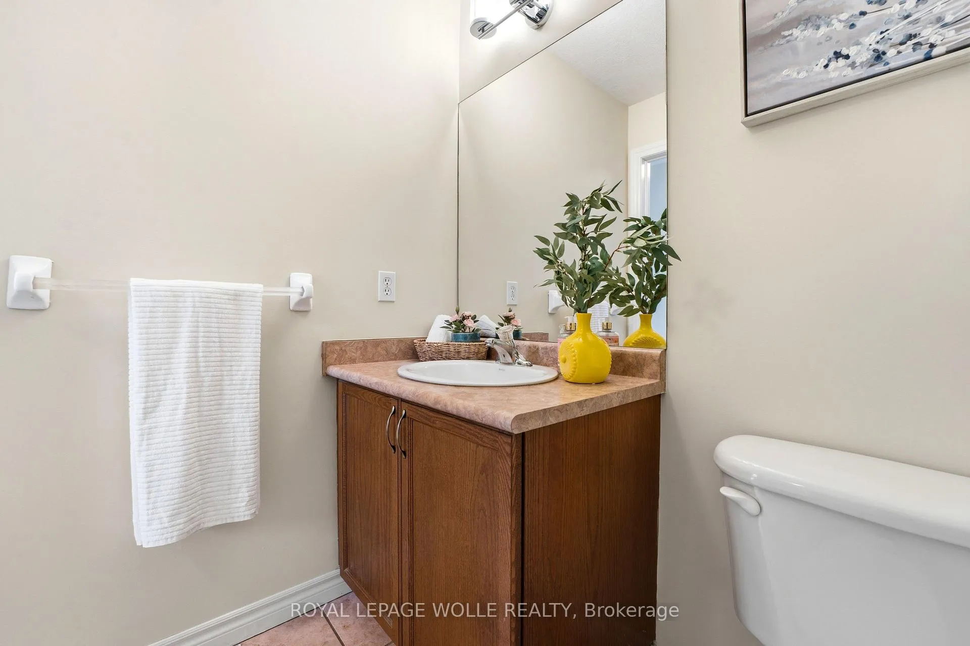 Photo 20 of 87 Ralgreen Crescent, Waterloo — HOMEH