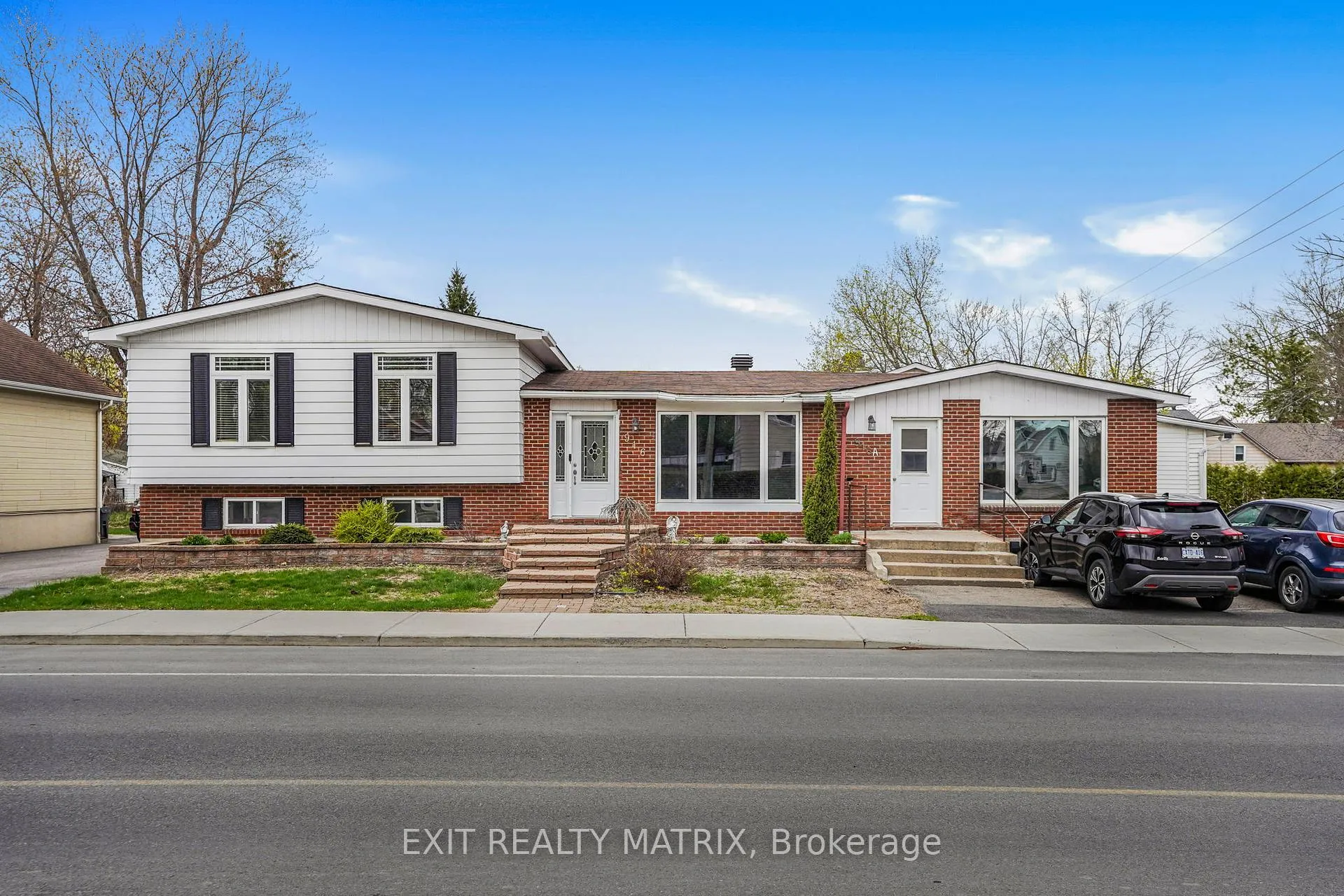 Front of 916 King St Street