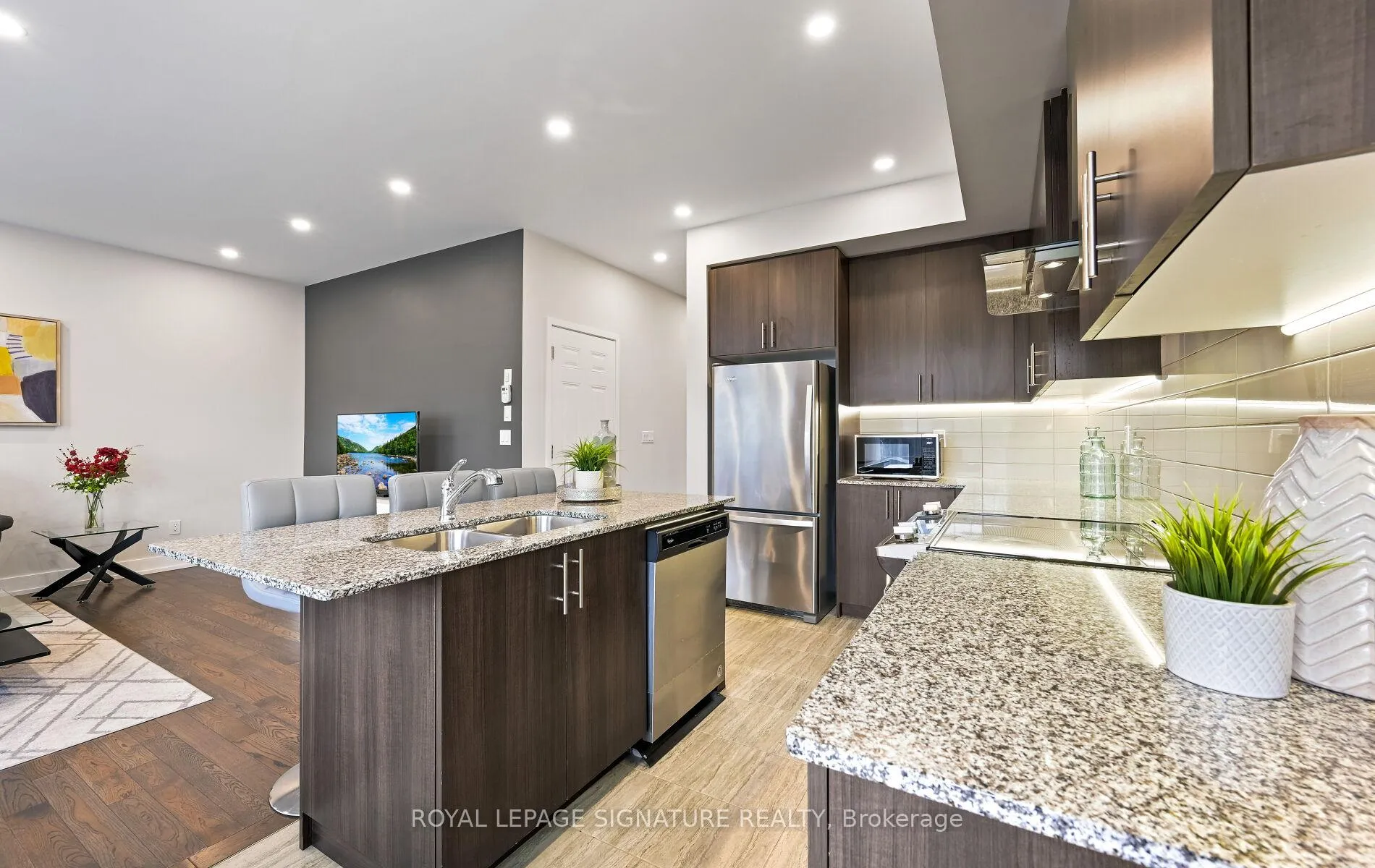 Photo 13 of 12 Avonmore Trail, Vaughan, Patterson — HOMEH