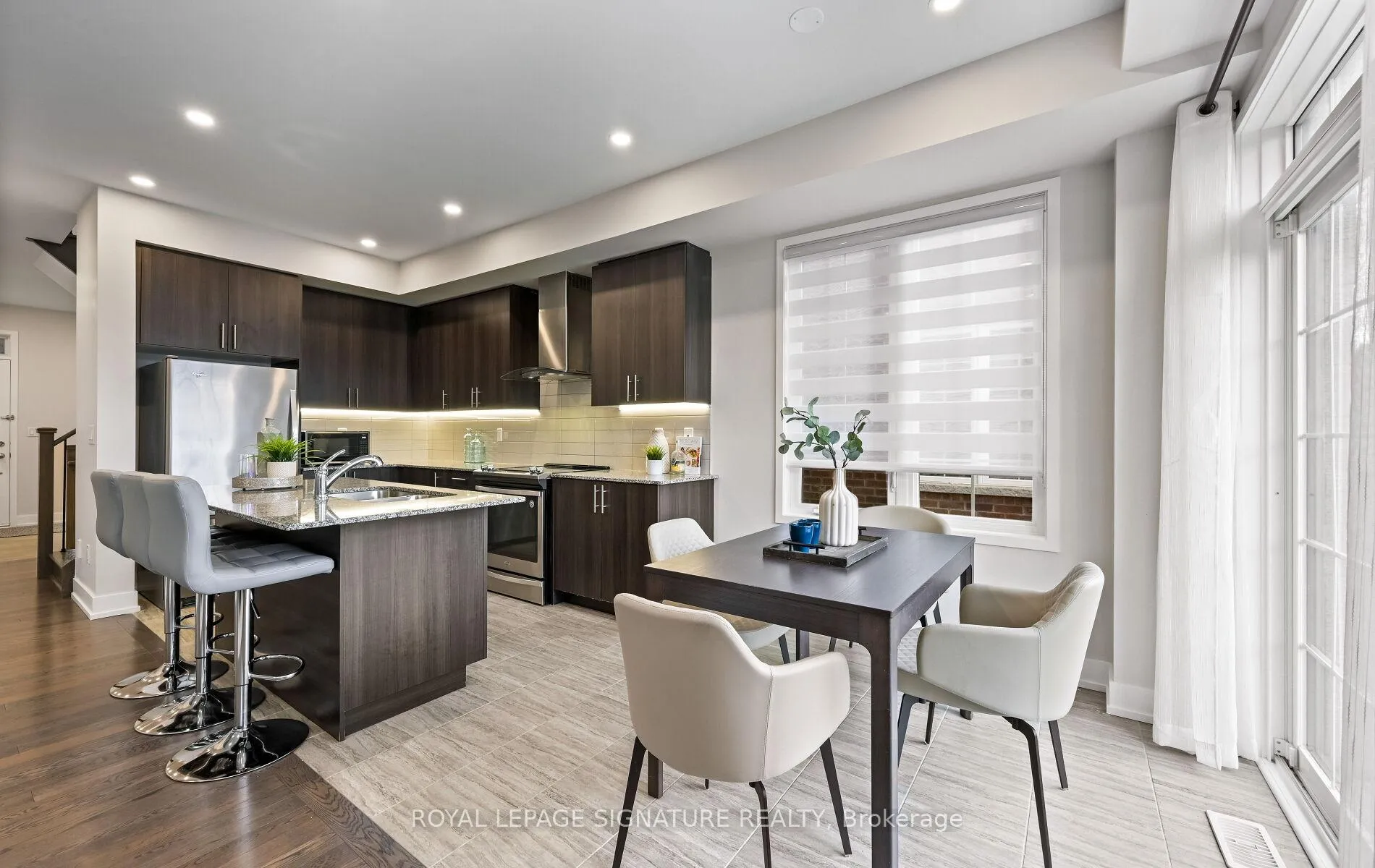 Photo 14 of 12 Avonmore Trail, Vaughan, Patterson — HOMEH
