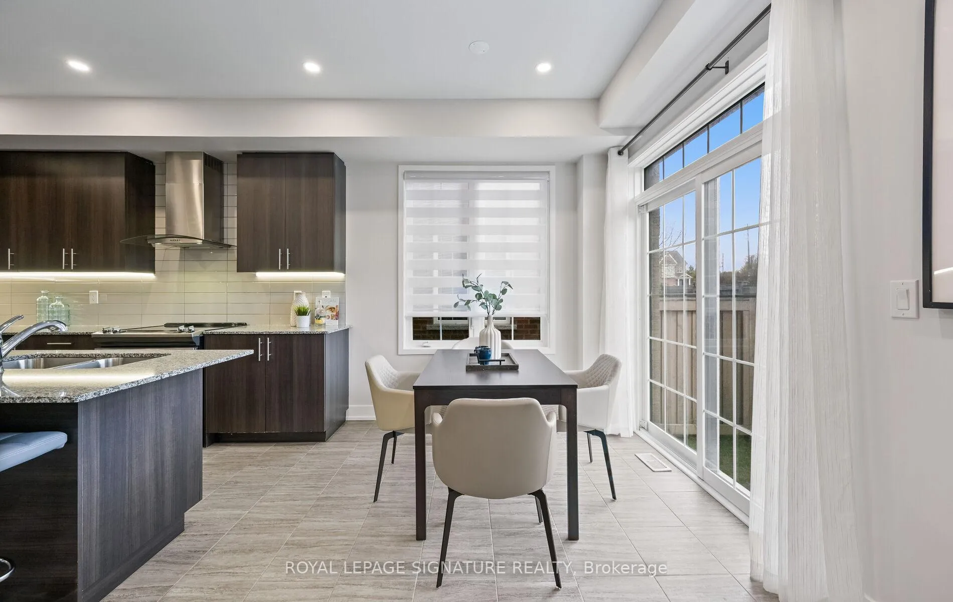 Photo 15 of 12 Avonmore Trail, Vaughan, Patterson — HOMEH