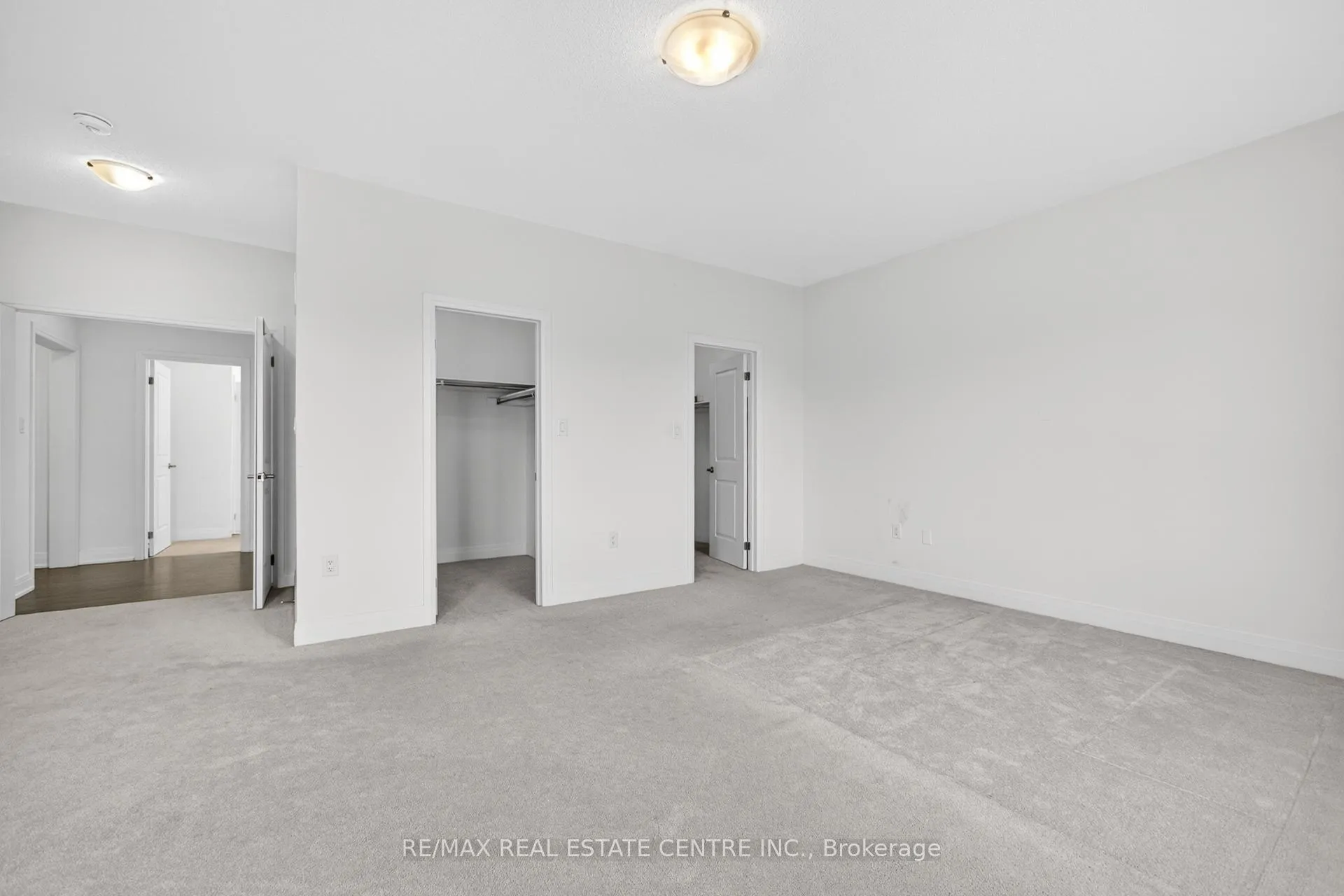 Photo 31 of 423 Royal West Drive, Brampton, Credit Valley — HOMEH