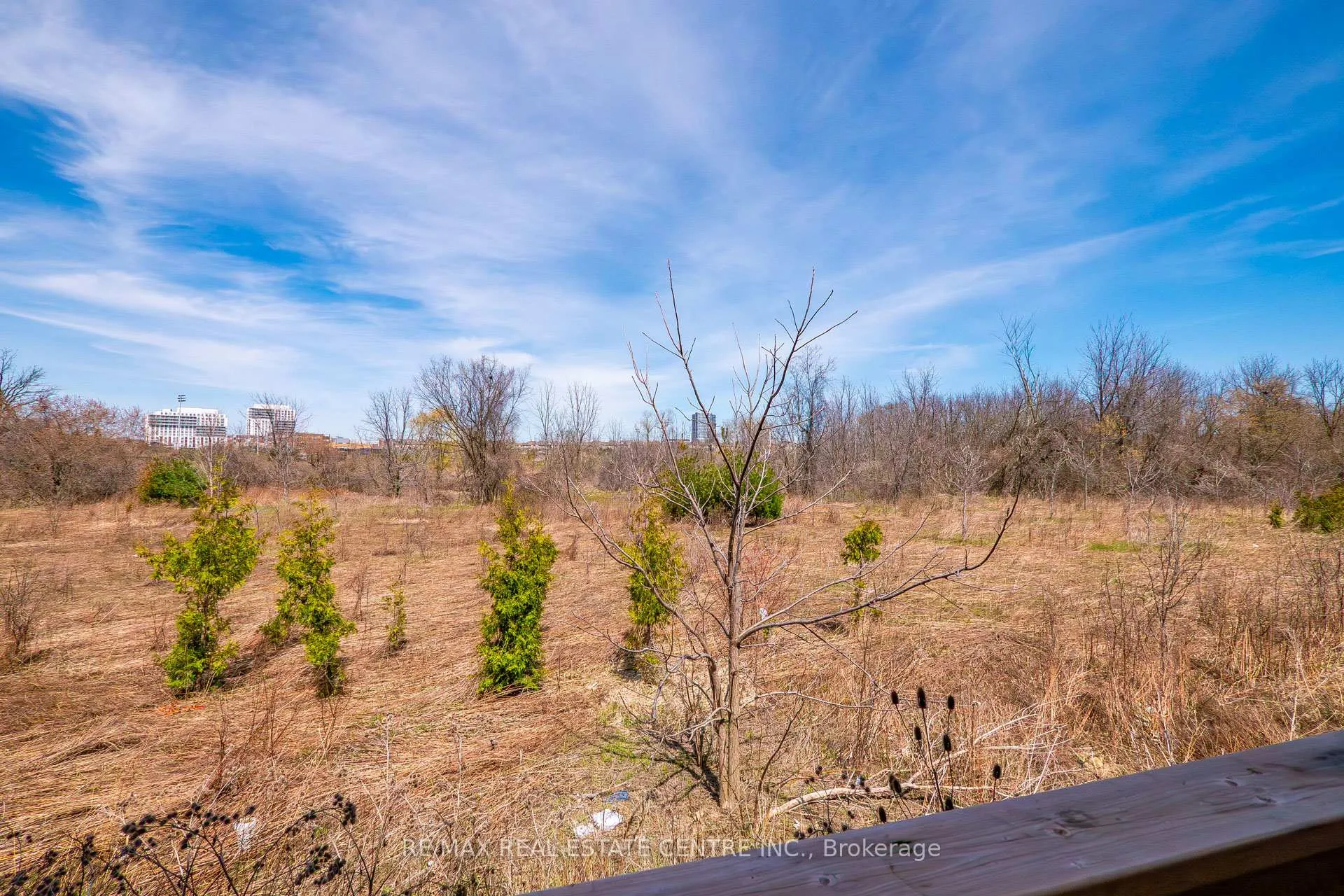Photo 44 of 423 Royal West Drive, Brampton, Credit Valley — HOMEH