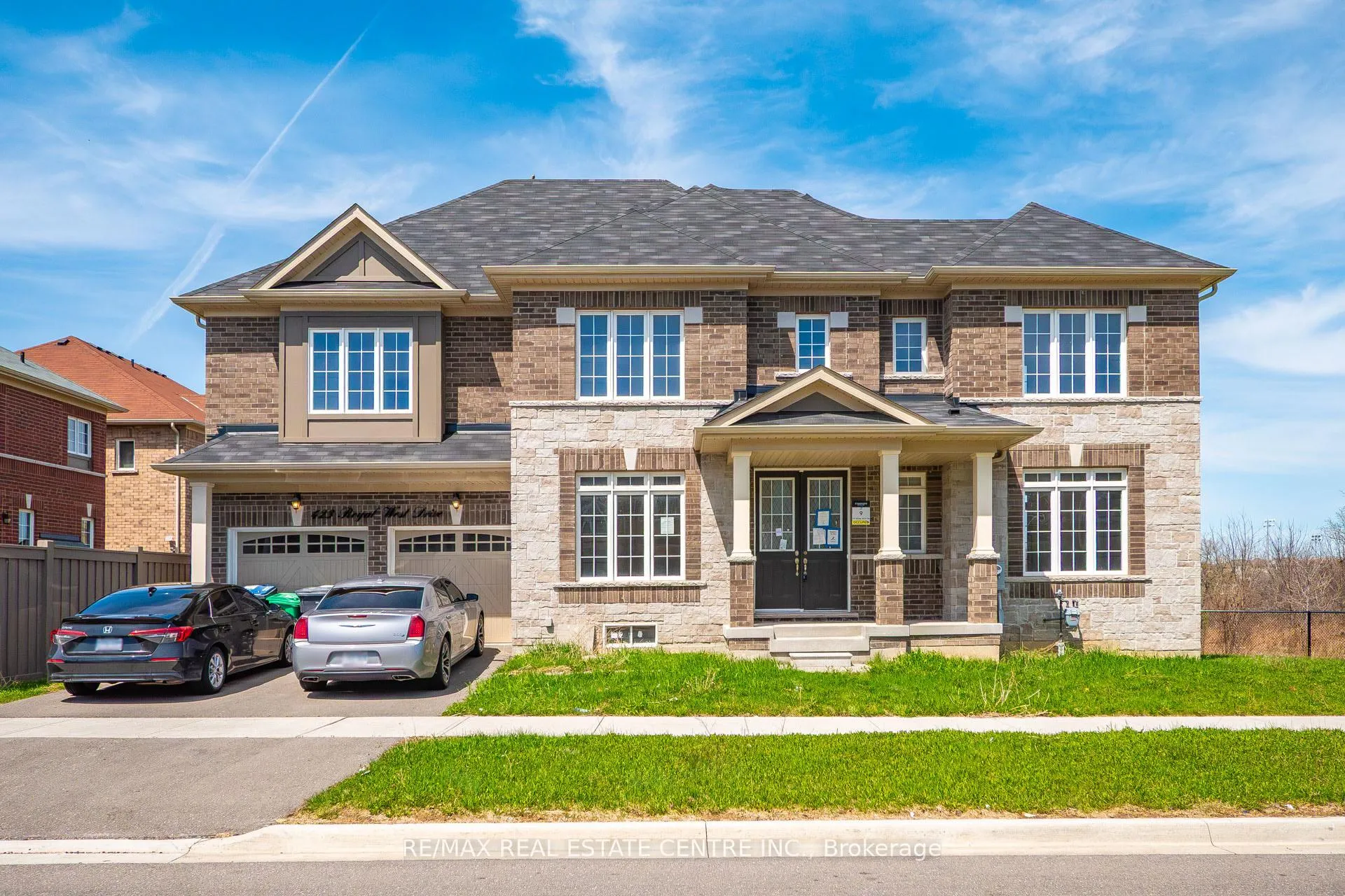 Photo 50 of 423 Royal West Drive, Brampton, Credit Valley — HOMEH