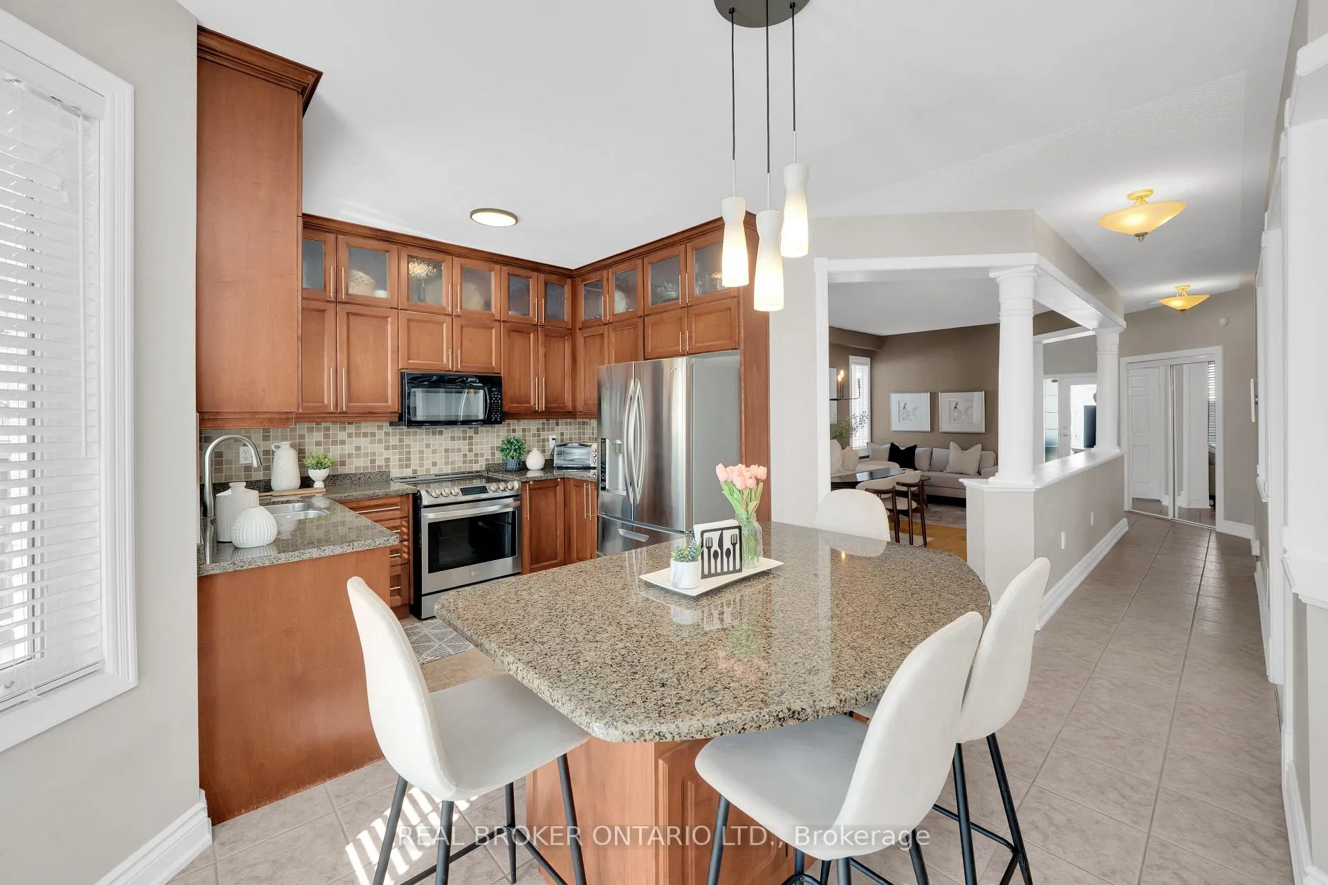 Photo 4 of 217 Ellis Crescent, Milton, Dempsey — HOMEH
