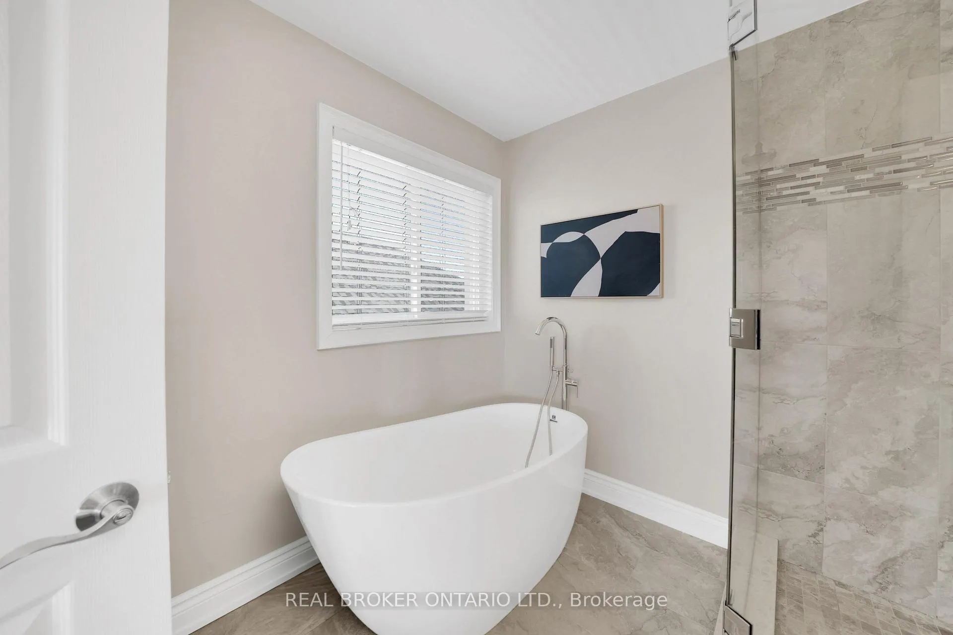 Photo 19 of 217 Ellis Crescent, Milton, Dempsey — HOMEH
