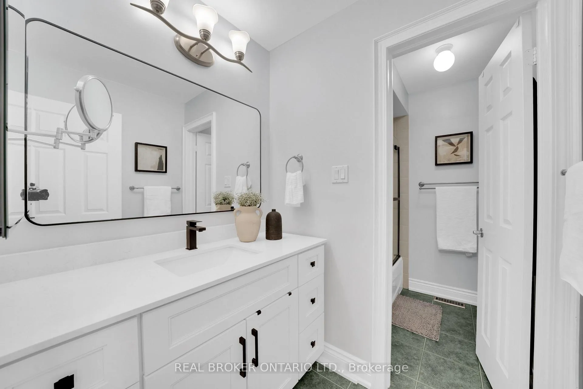 Photo 21 of 217 Ellis Crescent, Milton, Dempsey — HOMEH