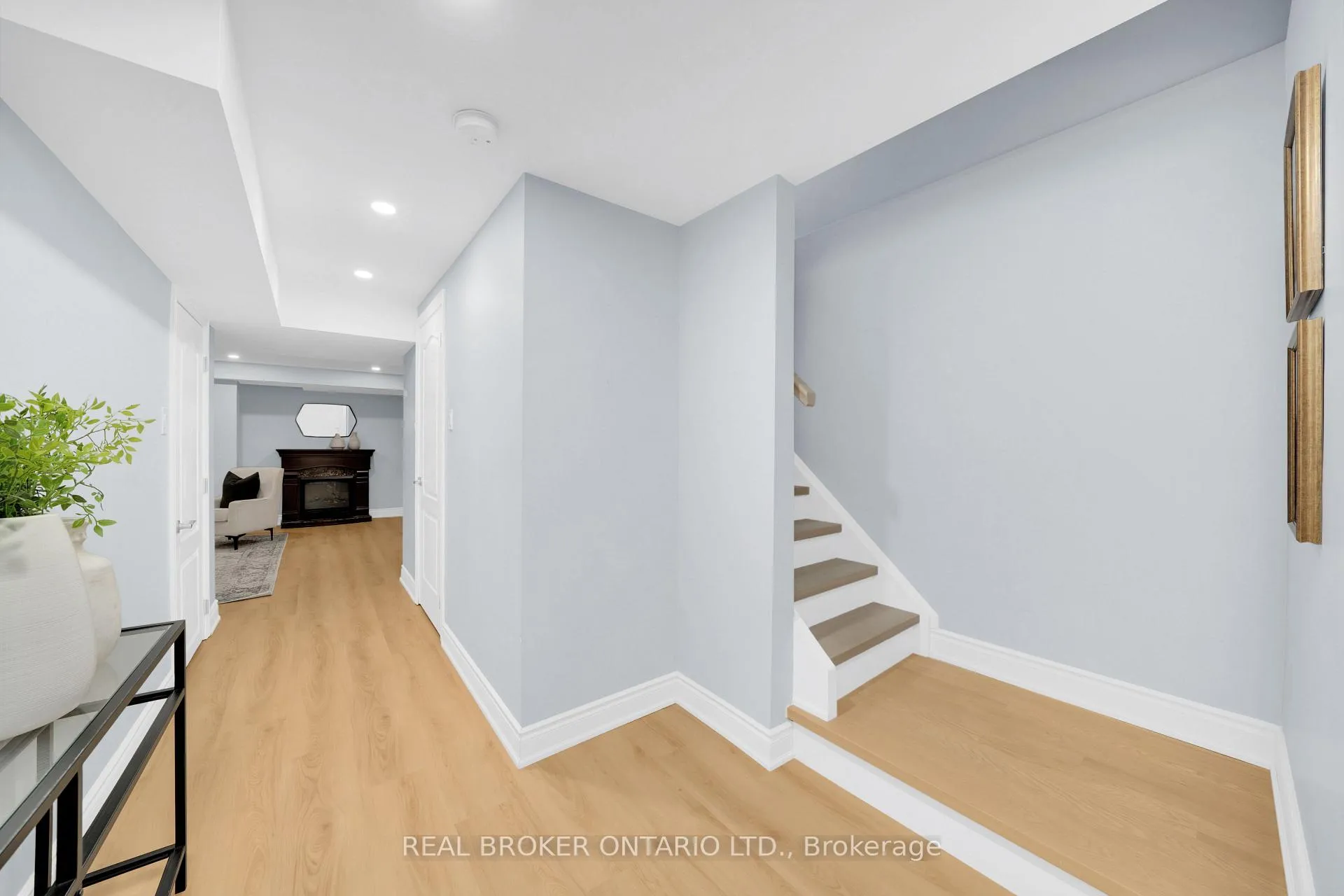 Photo 25 of 217 Ellis Crescent, Milton, Dempsey — HOMEH