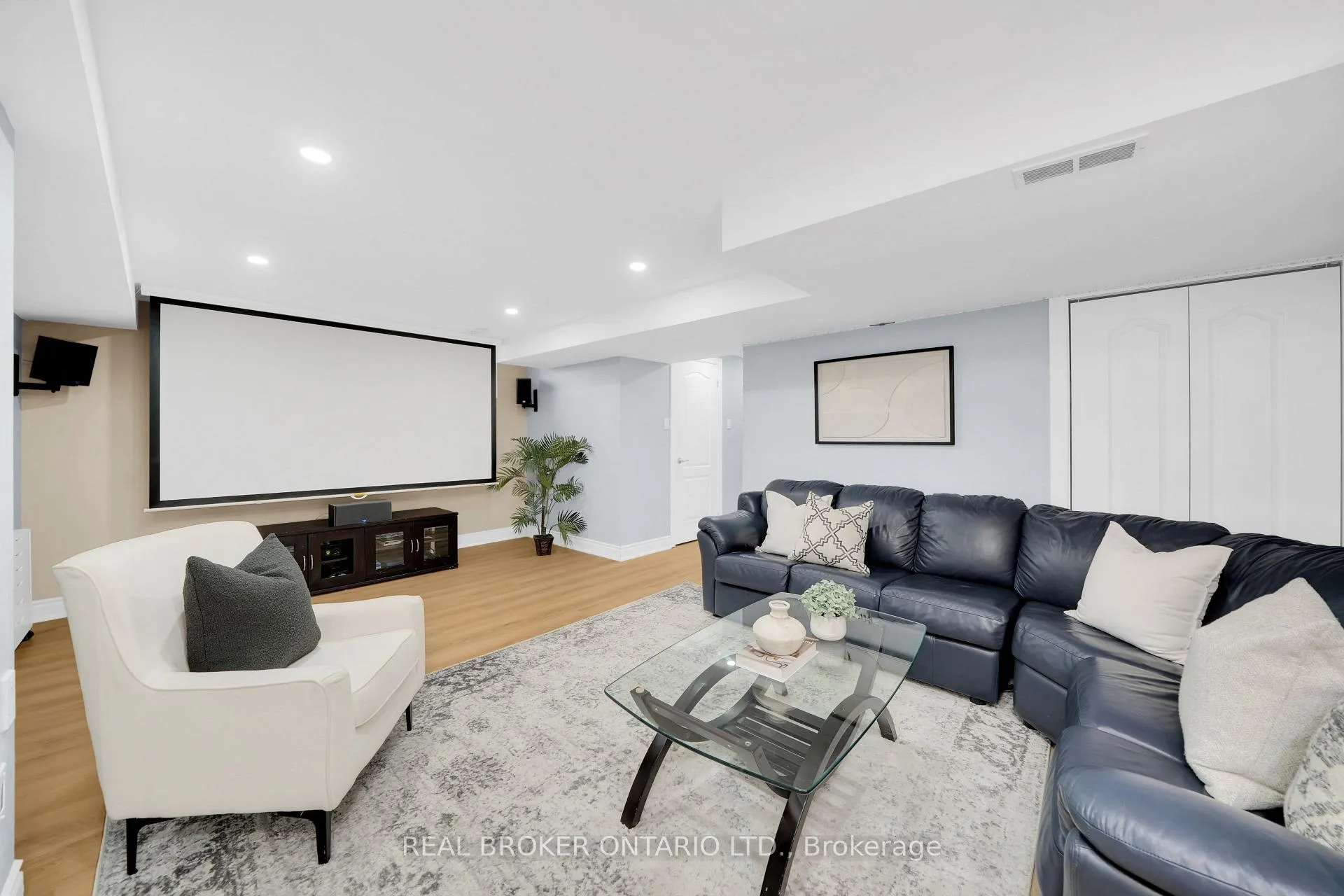 Photo 29 of 217 Ellis Crescent, Milton, Dempsey — HOMEH