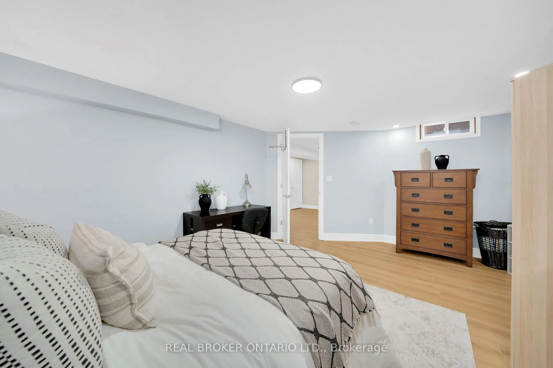 Photo 32 of 217 Ellis Crescent, Milton, Dempsey — HOMEH