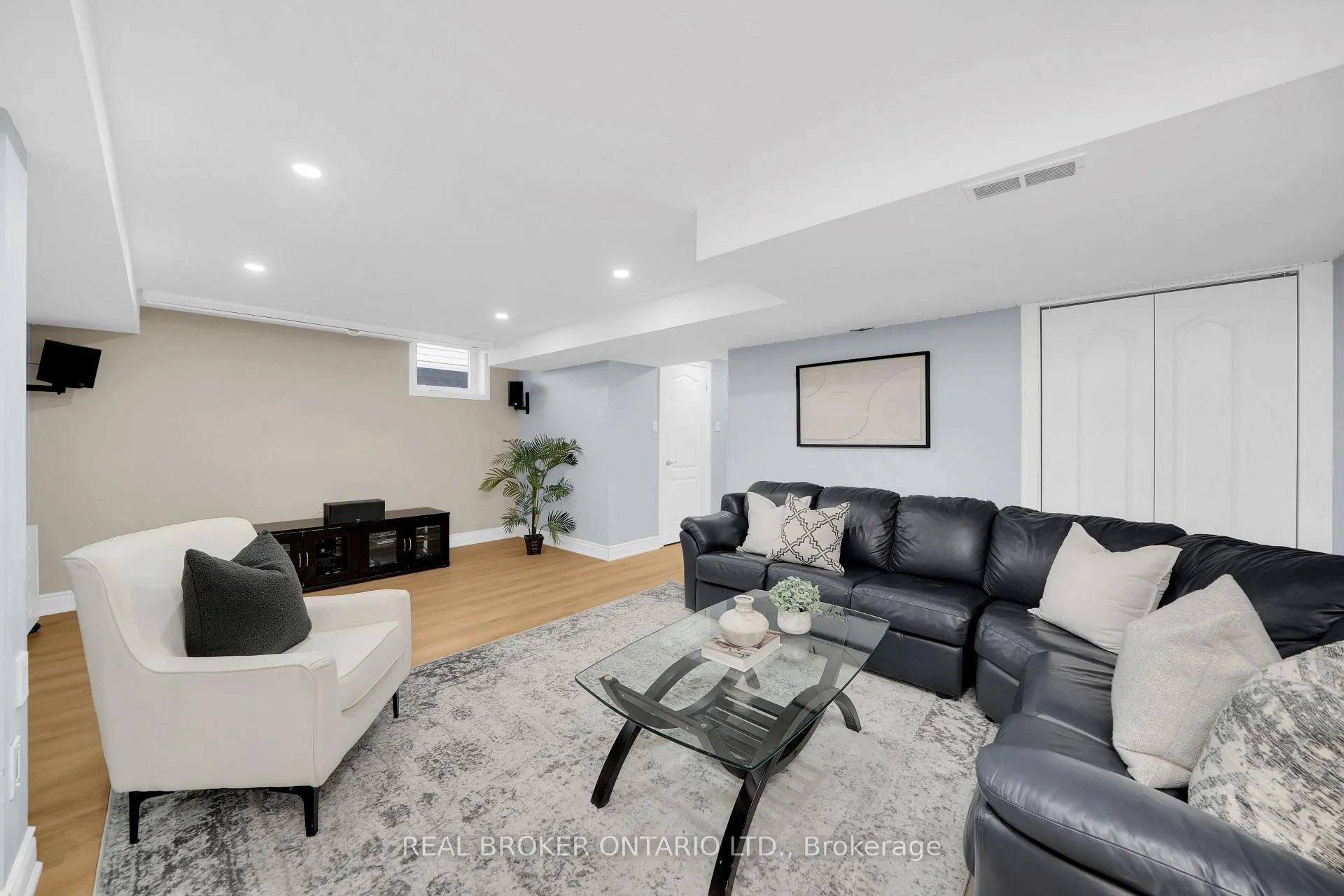 Photo 33 of 217 Ellis Crescent, Milton, Dempsey — HOMEH