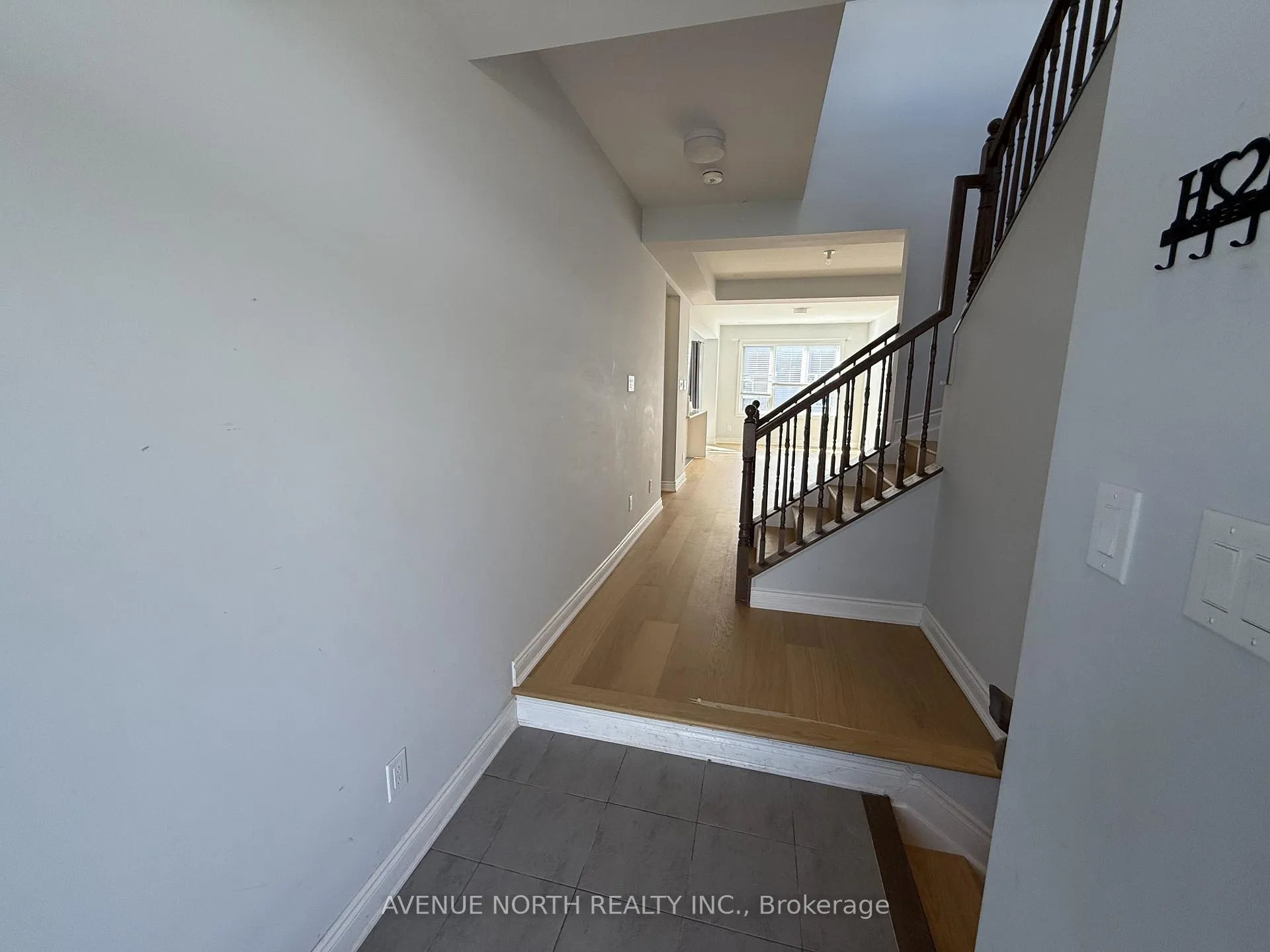 Photo 2 of 569 Rye Grass Way, Ottawa, Barrhaven - Half Moon Bay — HOMEH