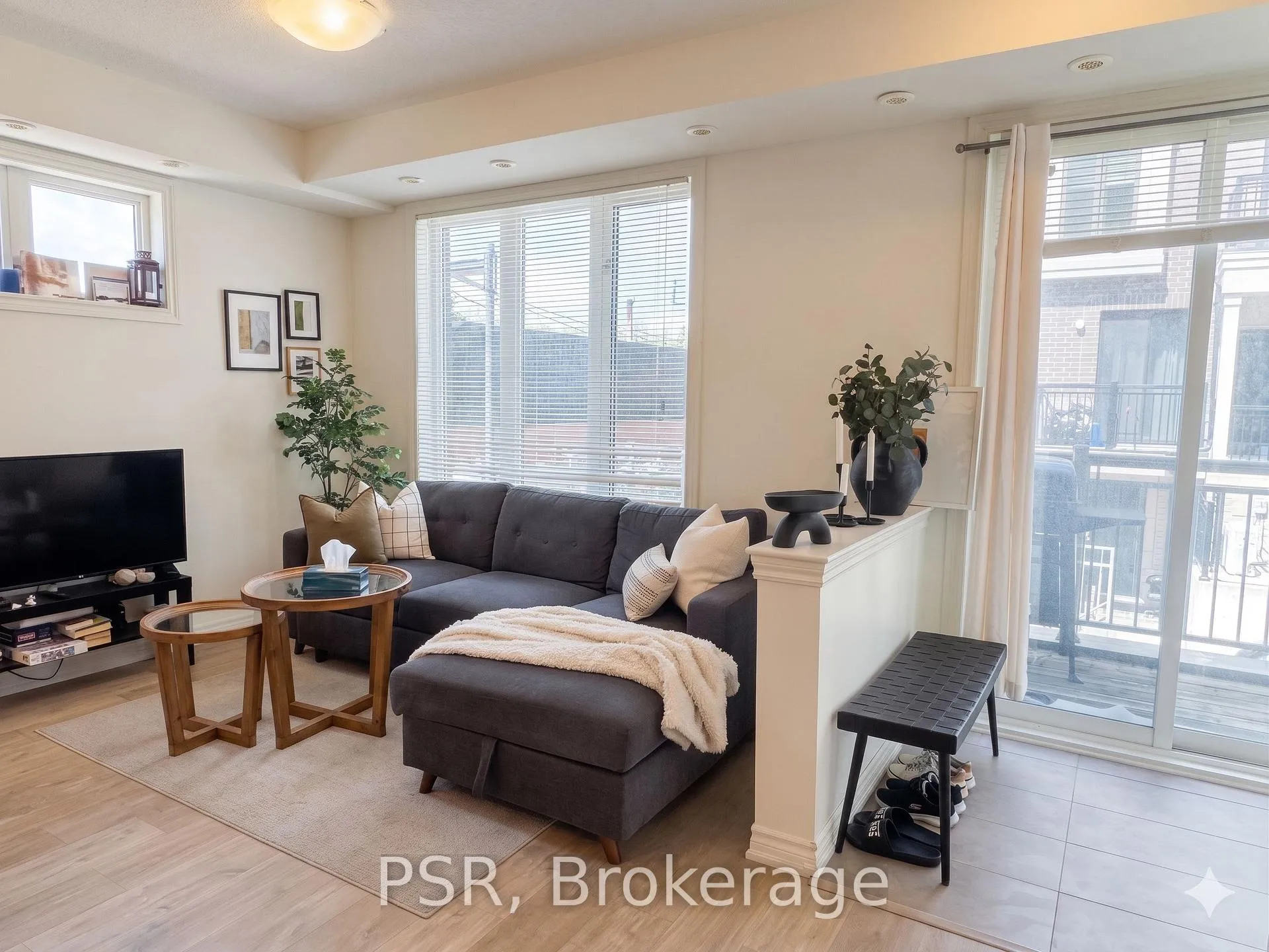 Photo 4 of Unit #2, 120 Long Branch Avenue, Etobicoke, Long Branch — HOMEH