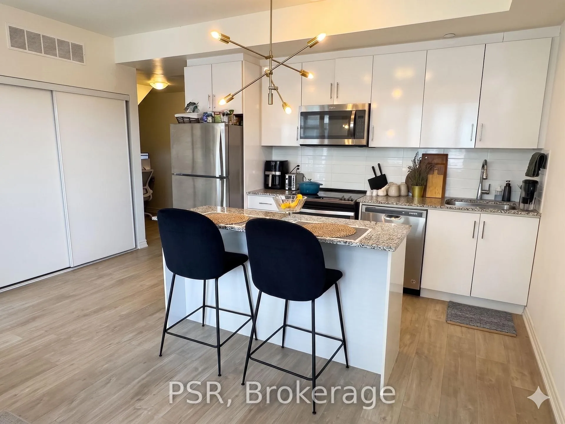Photo 10 of Unit #2, 120 Long Branch Avenue, Etobicoke, Long Branch — HOMEH