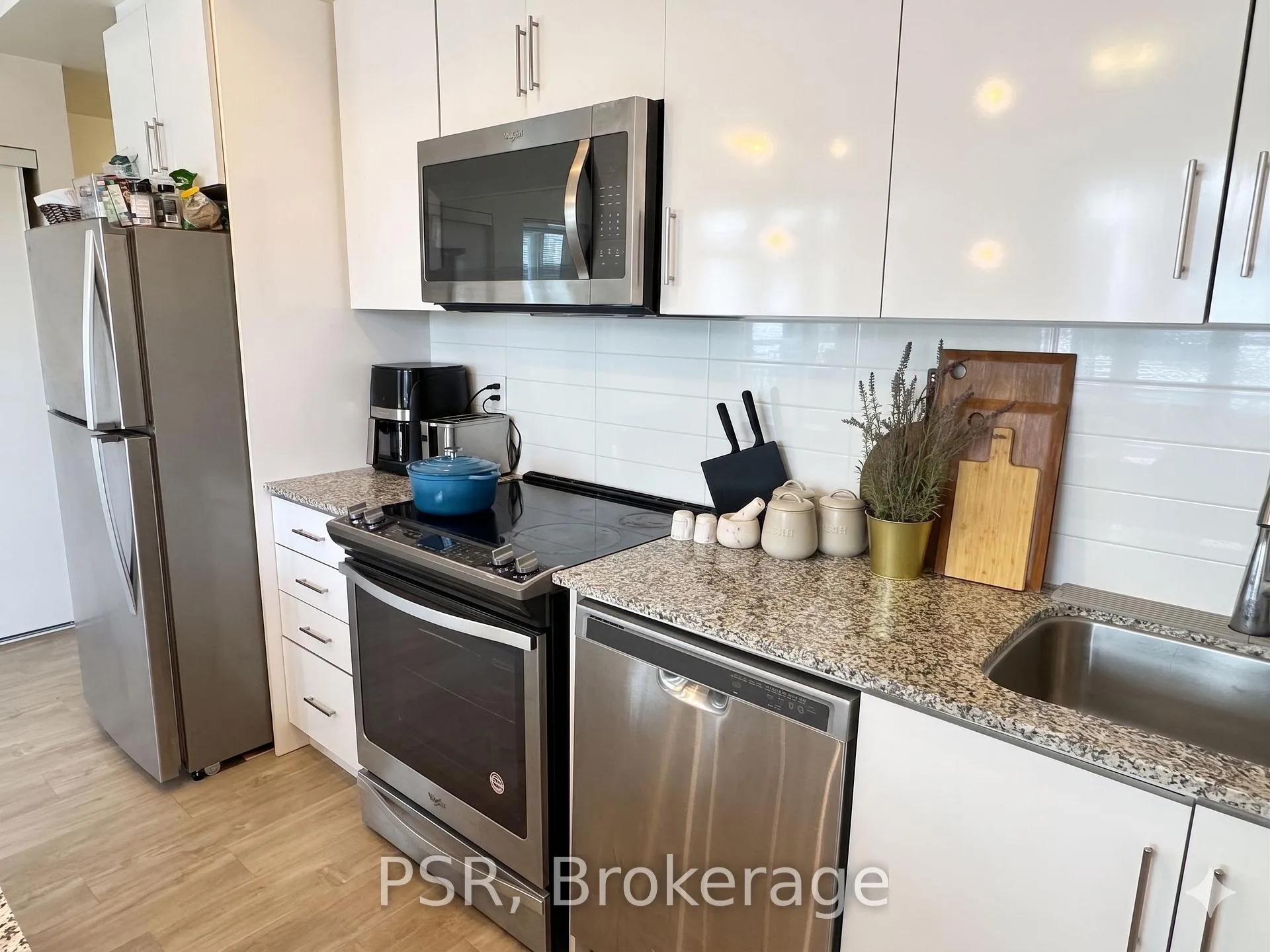 Photo 11 of Unit #2, 120 Long Branch Avenue, Etobicoke, Long Branch — HOMEH