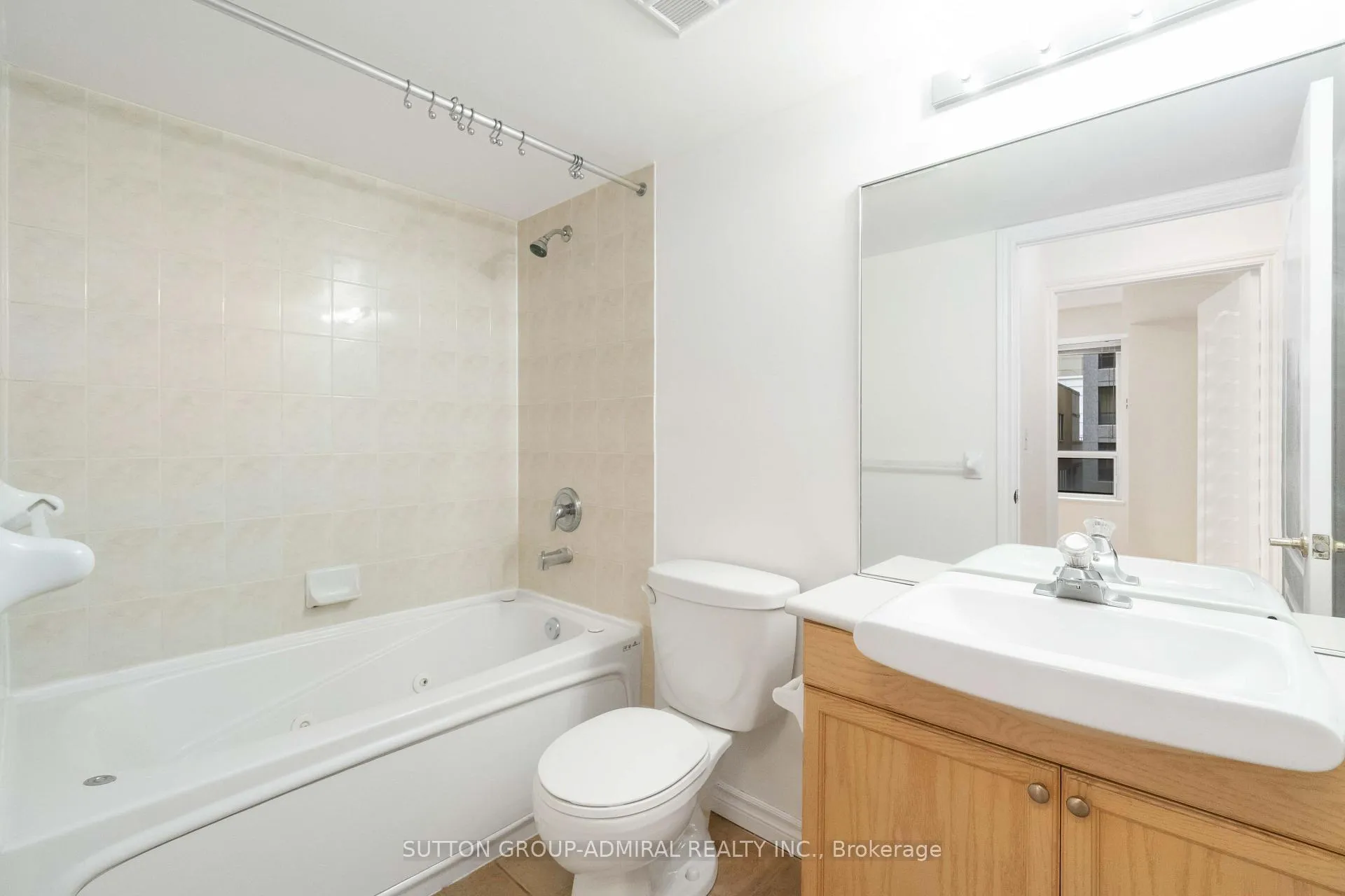 Photo 3 of Unit 601, 30 Hayden Street, Toronto, Church-Yonge Corridor — HOMEH