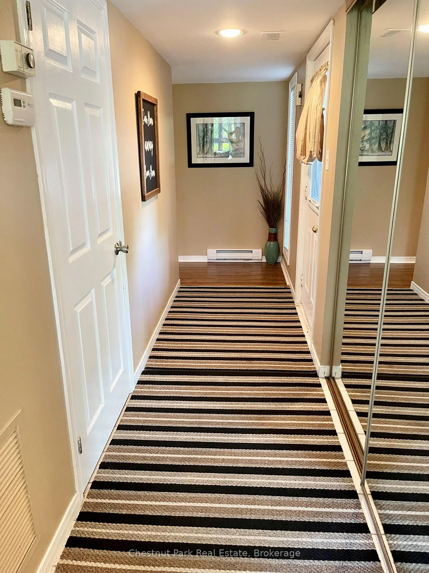 Photo 2 of 812 Suncrest Circle, Collingwood — HOMEH