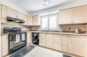 Photo 5 of Unit 3210, 4 Dayspring Circle Drive, Brampton, Goreway Drive Corridor — HOMEH