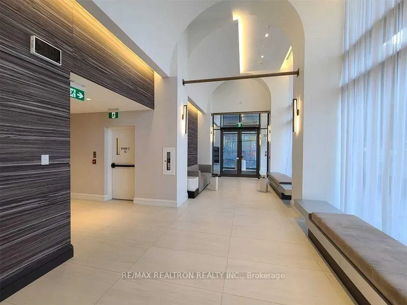 Photo 2 of Unit 3705, 39 Roehampton Avenue, Toronto, Mount Pleasant West — HOMEH