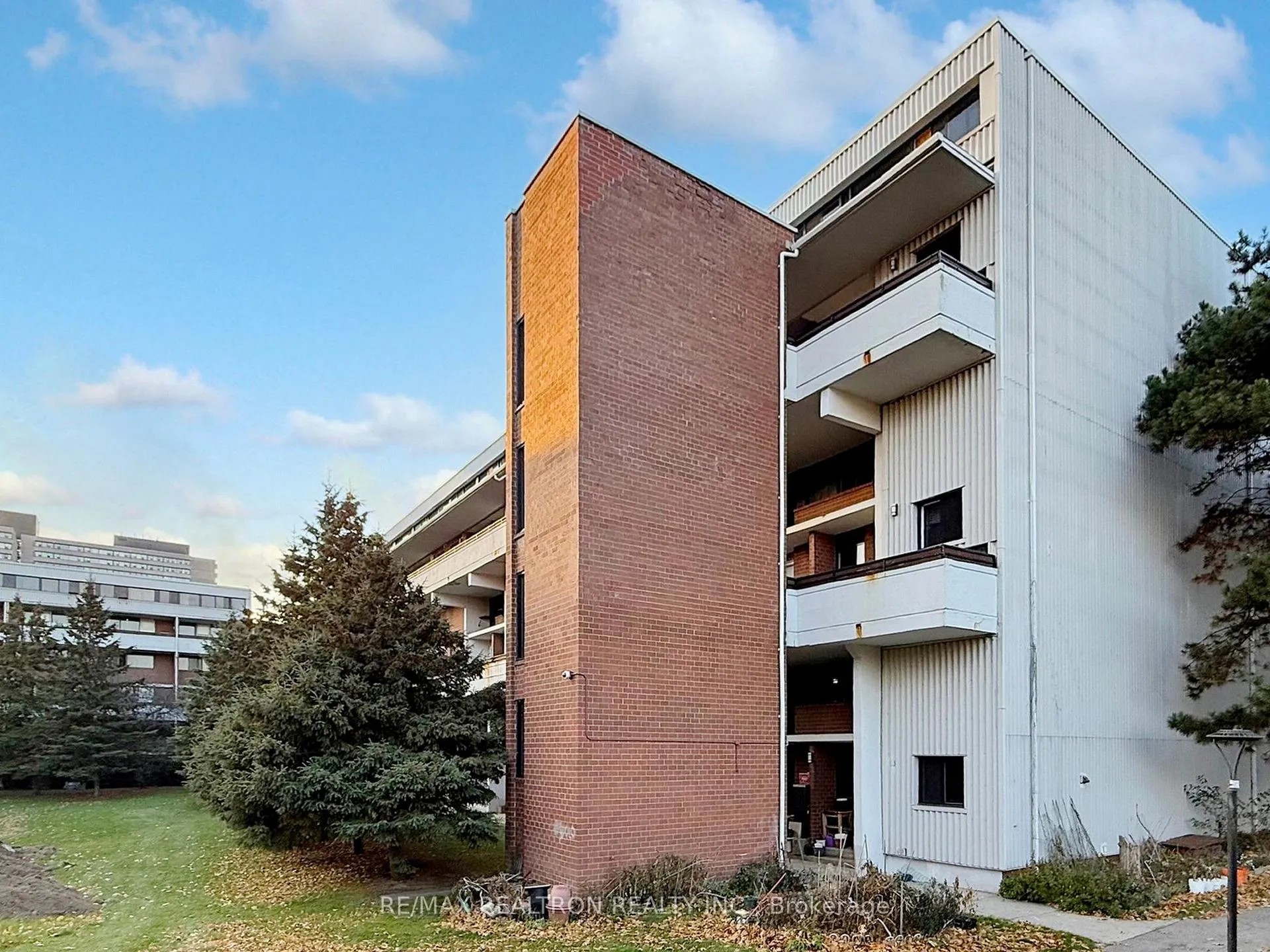 Photo 2 of Unit 312, 150 Leeward Glenway, Toronto, Flemingdon Park — HOMEH