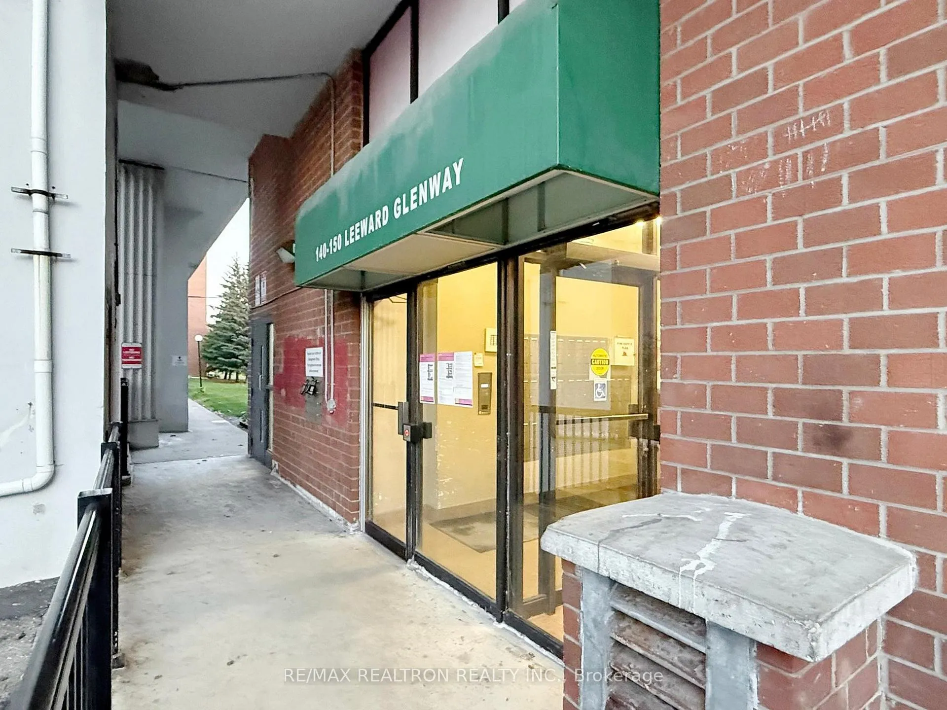 Photo 3 of Unit 312, 150 Leeward Glenway, Toronto, Flemingdon Park — HOMEH