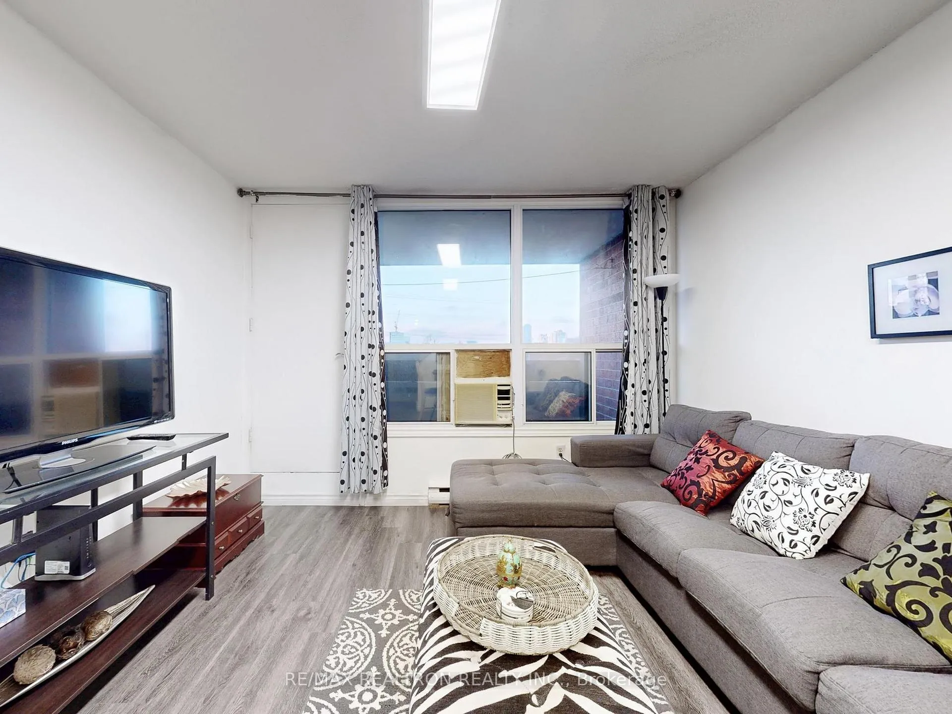 Photo 6 of Unit 312, 150 Leeward Glenway, Toronto, Flemingdon Park — HOMEH