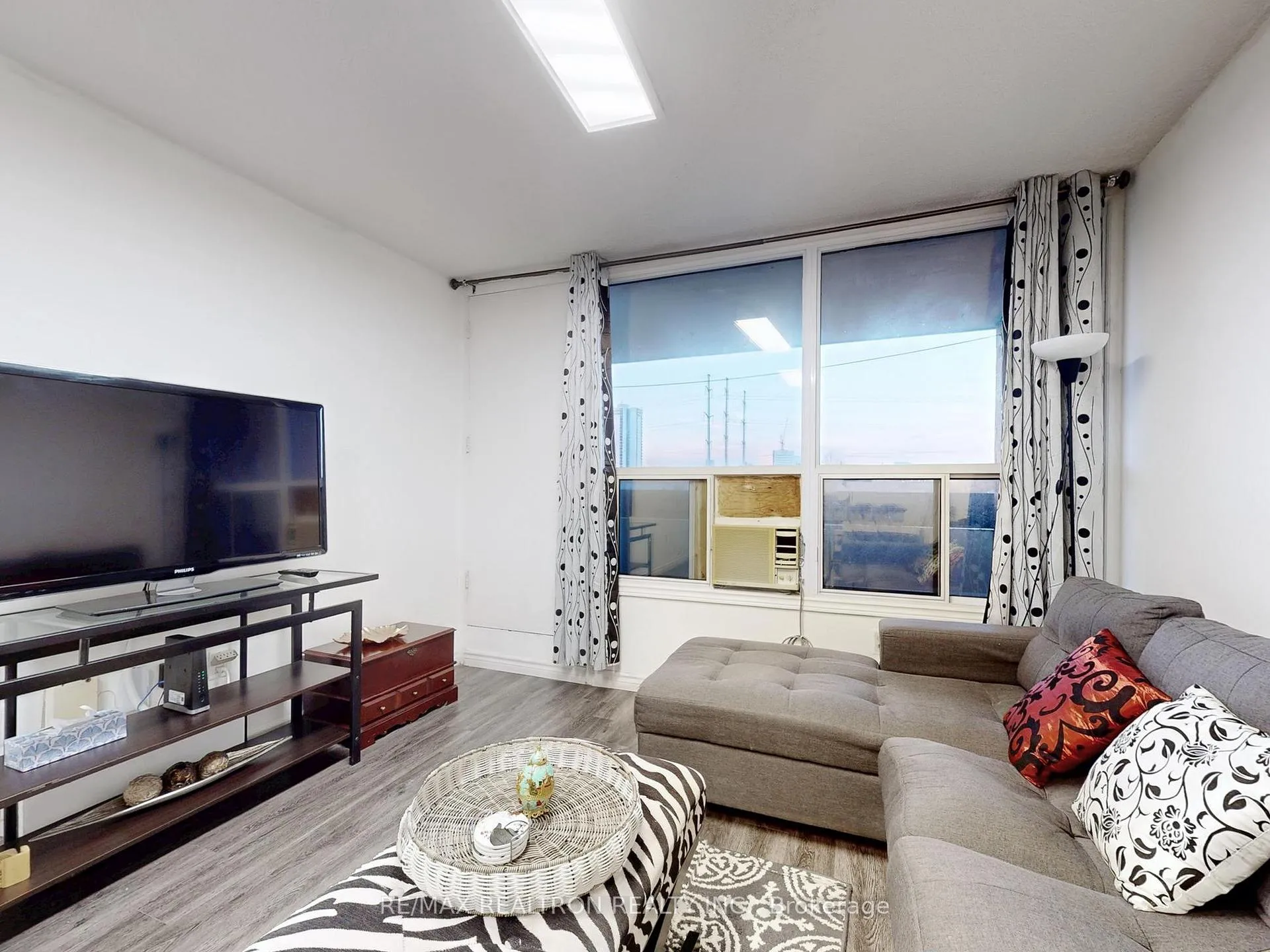 Photo 7 of Unit 312, 150 Leeward Glenway, Toronto, Flemingdon Park — HOMEH
