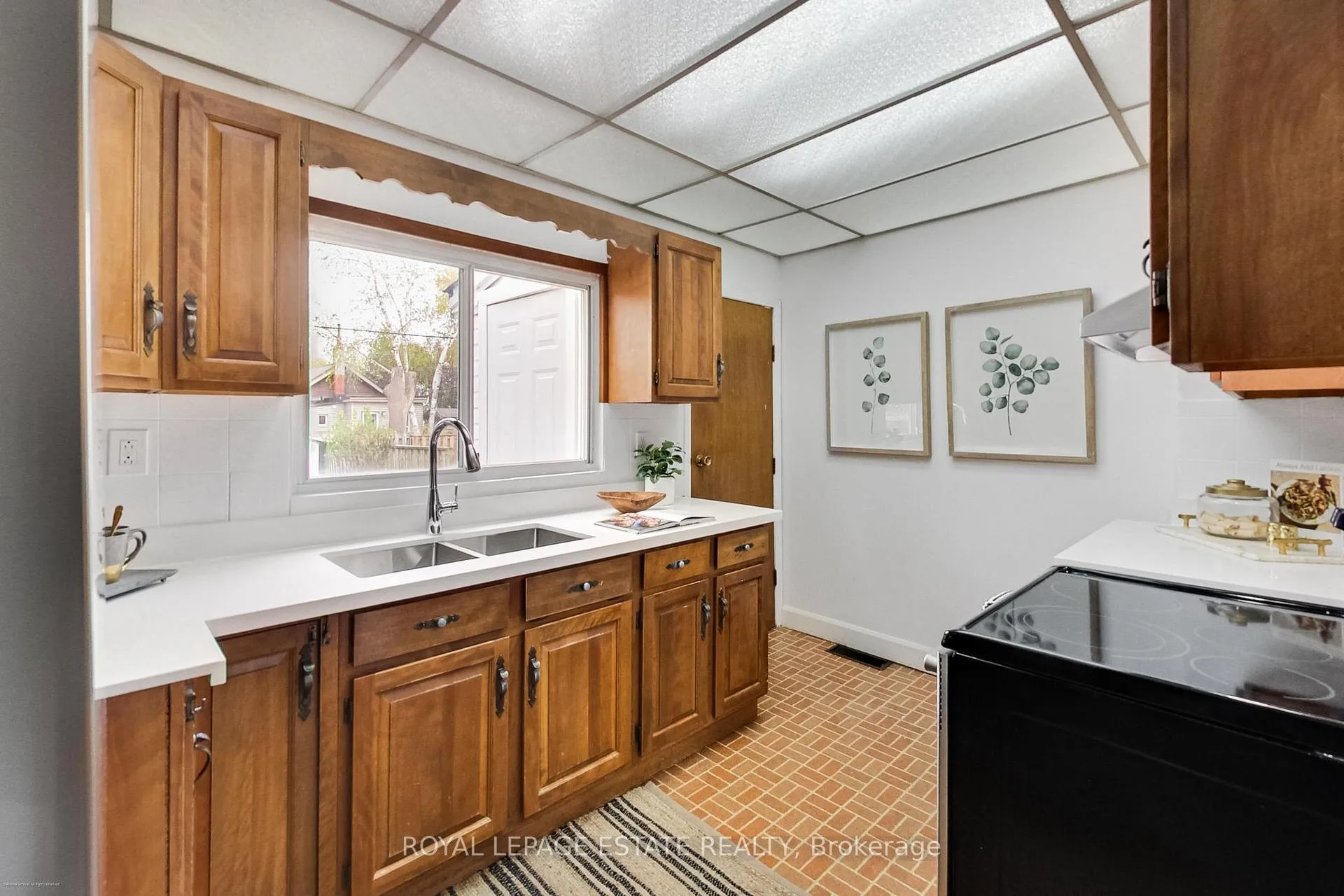 Photo 11 of 145 Hillingdon Avenue, Toronto, Woodbine Corridor — HOMEH
