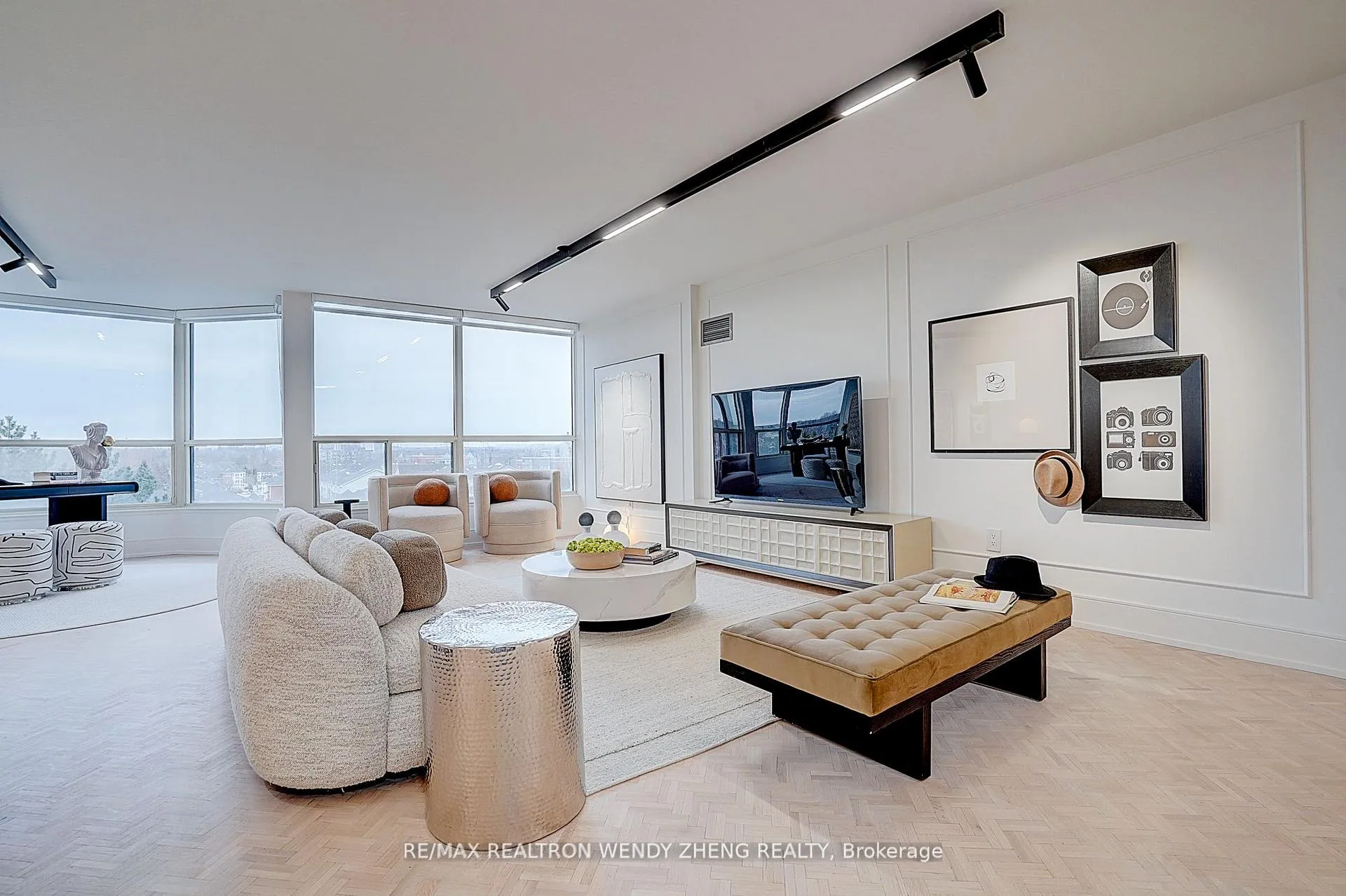 Photo 4 of Unit 608, 1 Clark Avenue W, Vaughan, Crestwood-Springfarm-Yorkhill — HOMEH