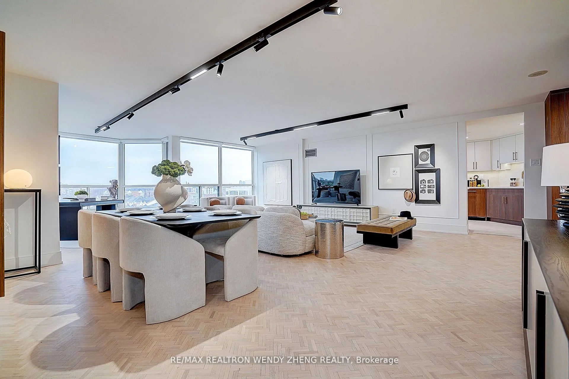 Photo 12 of Unit 608, 1 Clark Avenue W, Vaughan, Crestwood-Springfarm-Yorkhill — HOMEH
