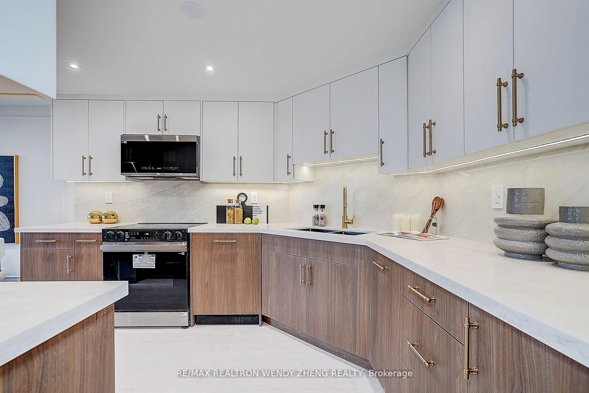 Photo 22 of Unit 608, 1 Clark Avenue W, Vaughan, Crestwood-Springfarm-Yorkhill — HOMEH
