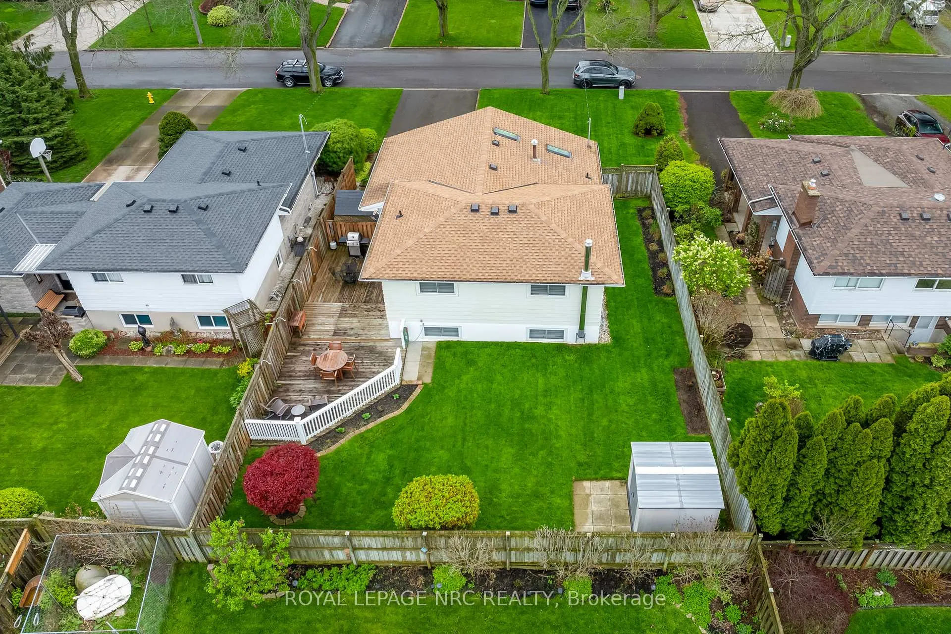 Photo 3 of 17 Baraniuk Street, St. Catharines, Lakeport — HOMEH