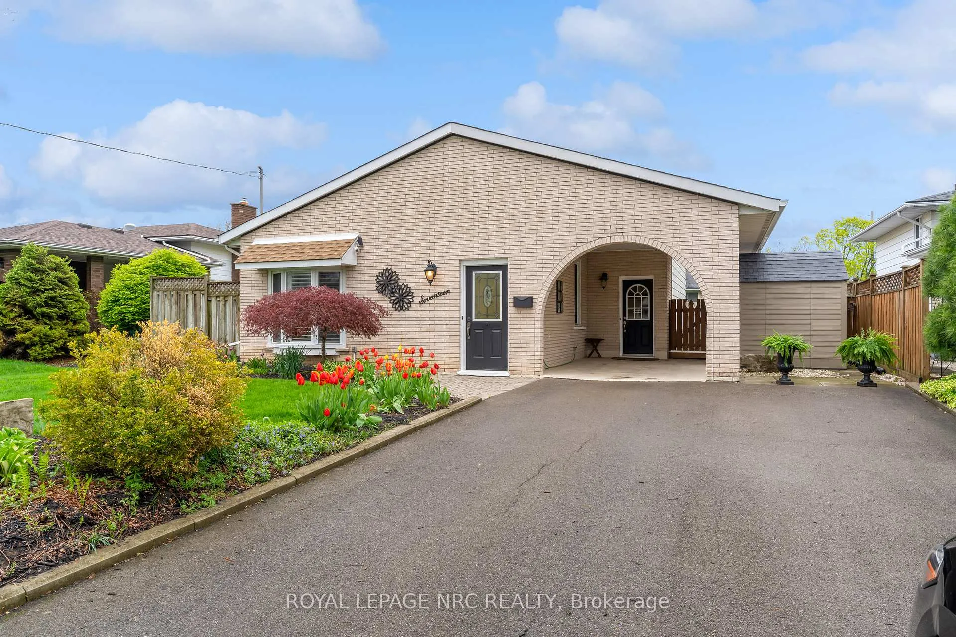 Photo 7 of 17 Baraniuk Street, St. Catharines, Lakeport — HOMEH