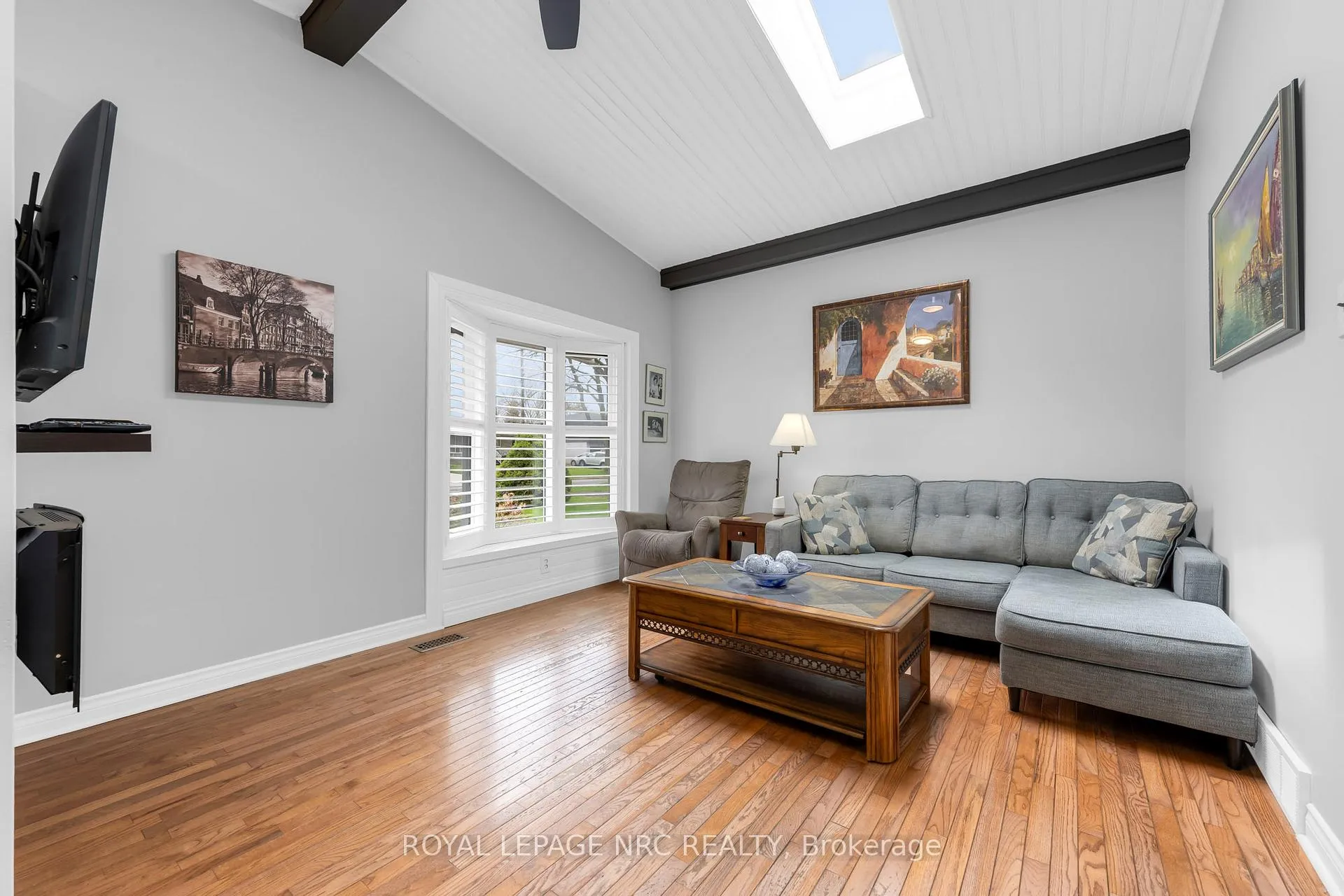 Photo 15 of 17 Baraniuk Street, St. Catharines, Lakeport — HOMEH