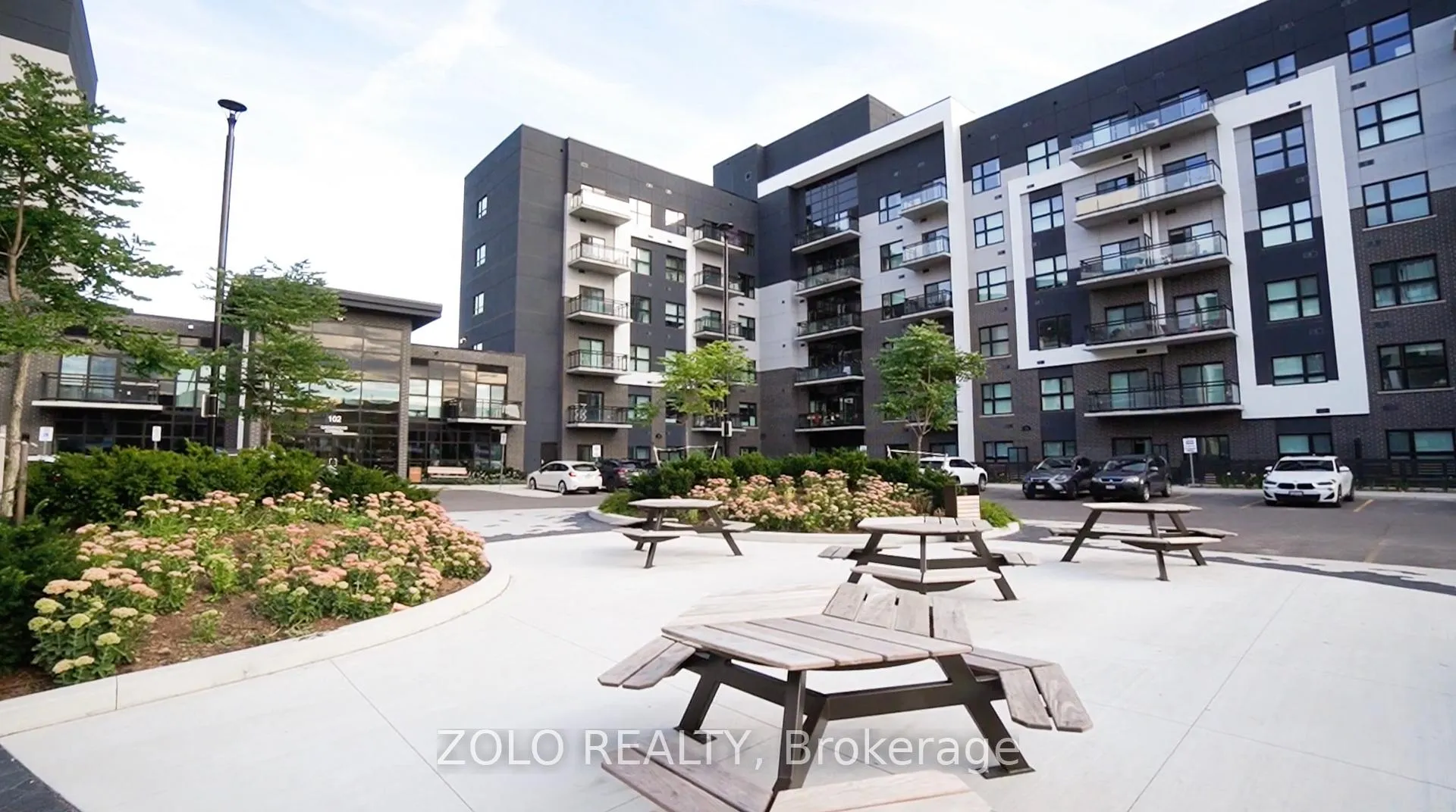 Front of Unit 634, 102 Grovewood Common