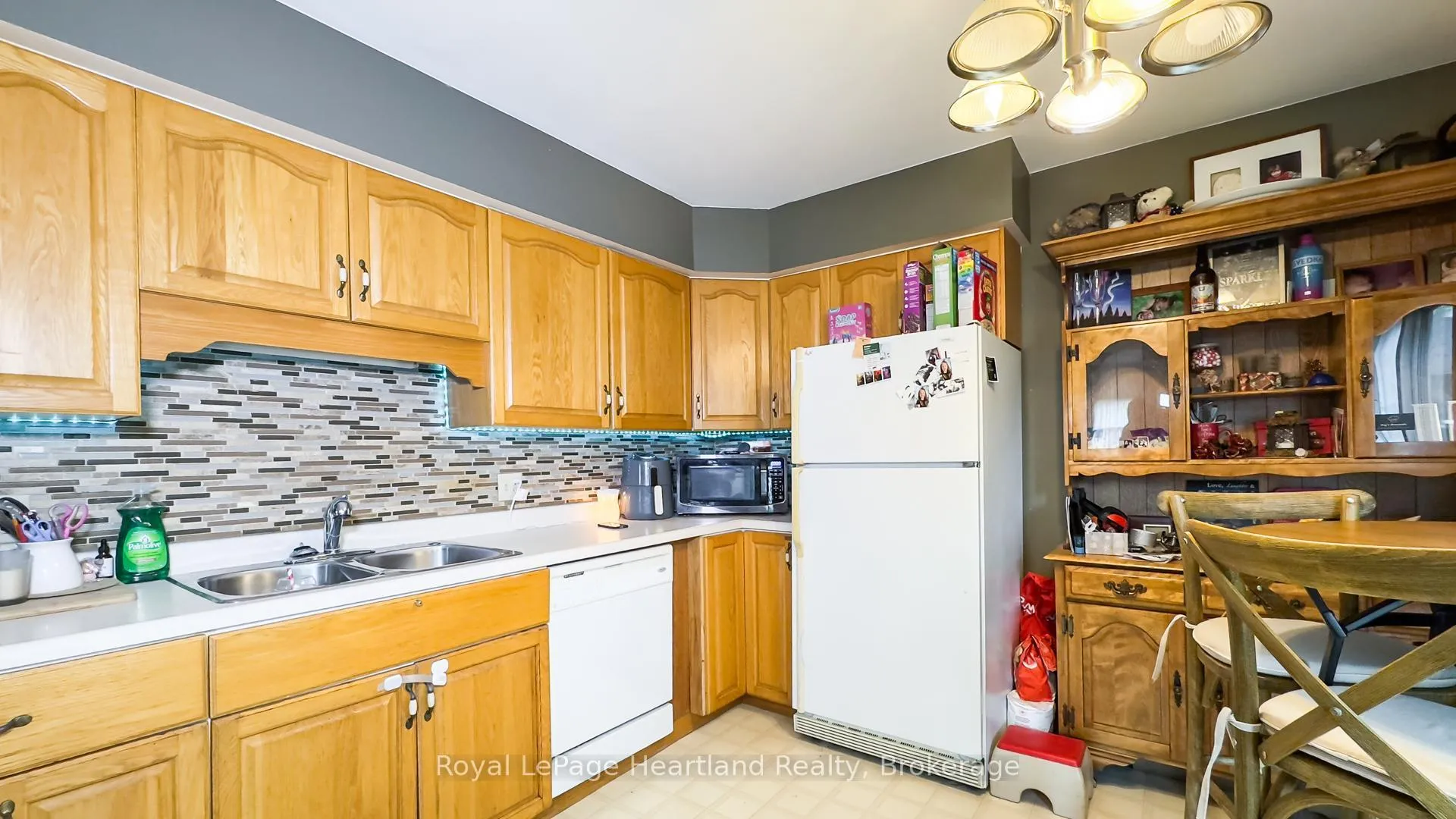 Photo 13 of 49 Wellington Street W, South Huron, Exeter — HOMEH