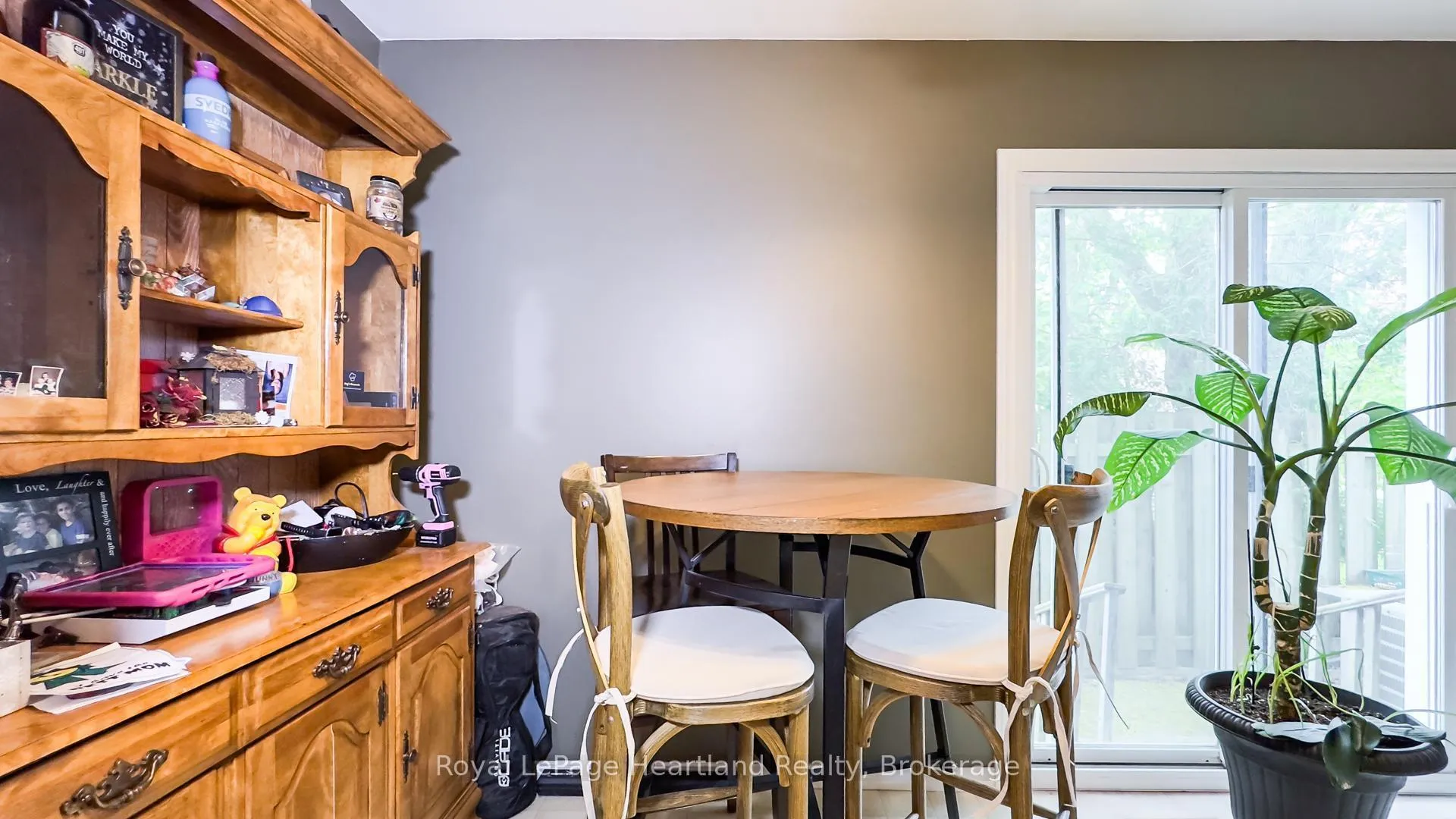 Photo 15 of 49 Wellington Street W, South Huron, Exeter — HOMEH