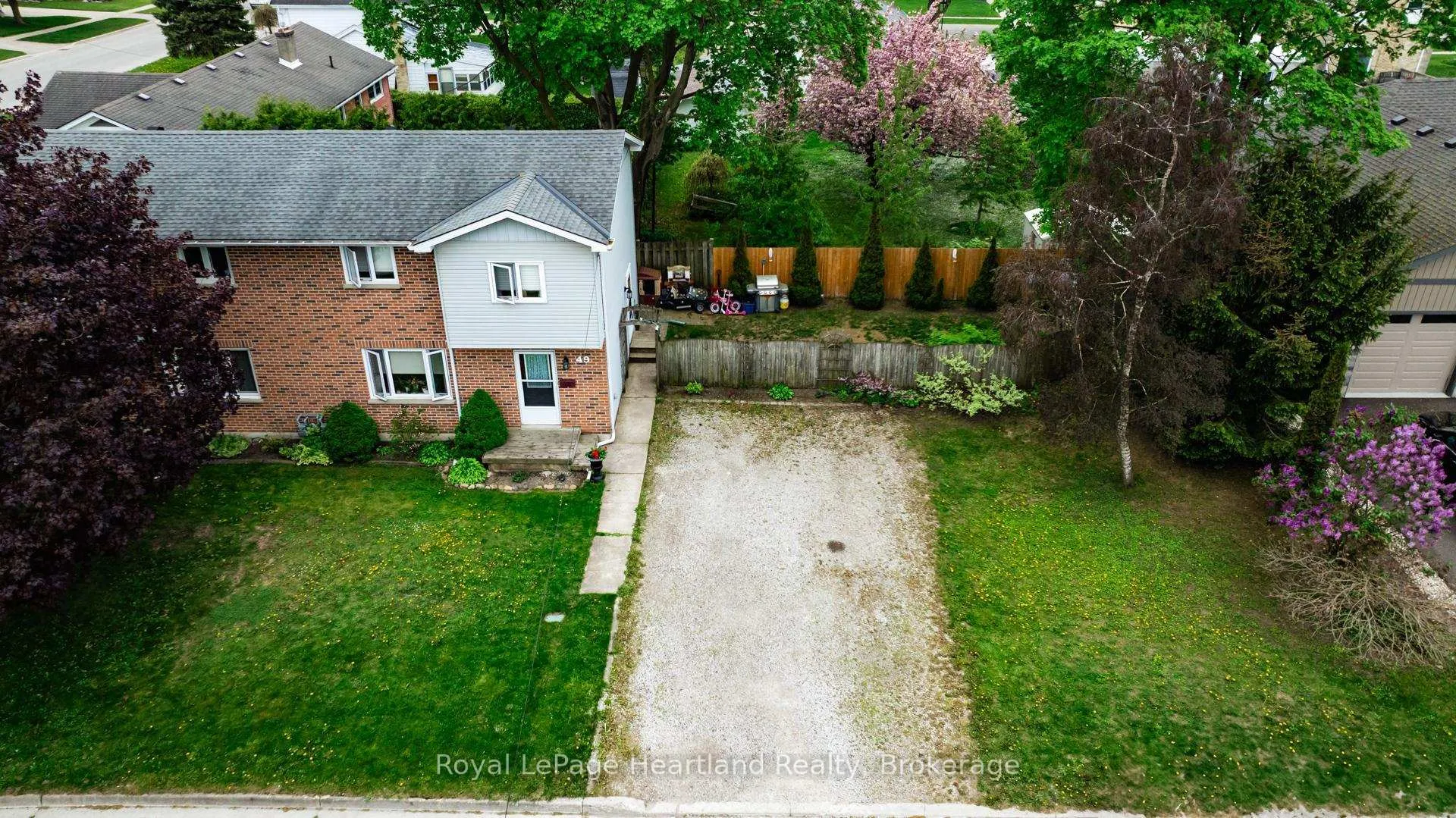 Photo 35 of 49 Wellington Street W, South Huron, Exeter — HOMEH