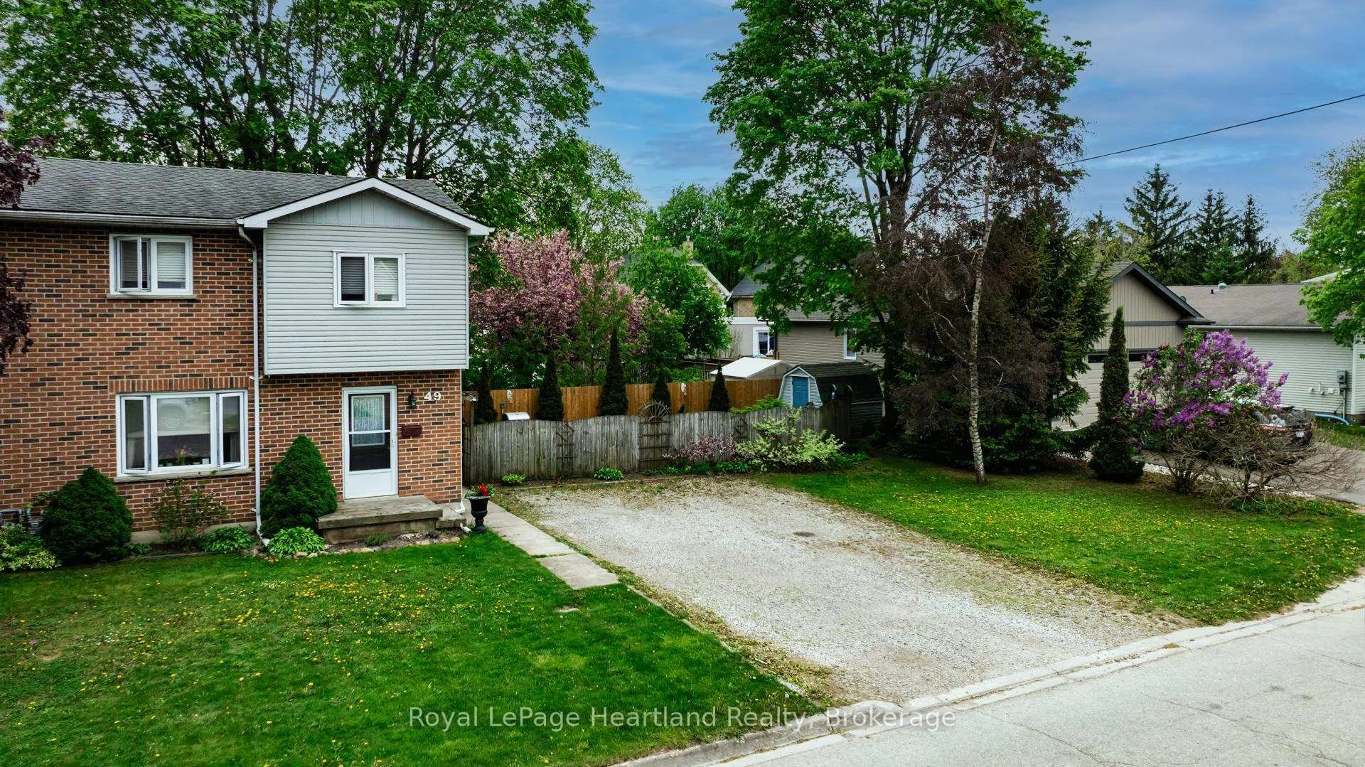 Photo 36 of 49 Wellington Street W, South Huron, Exeter — HOMEH