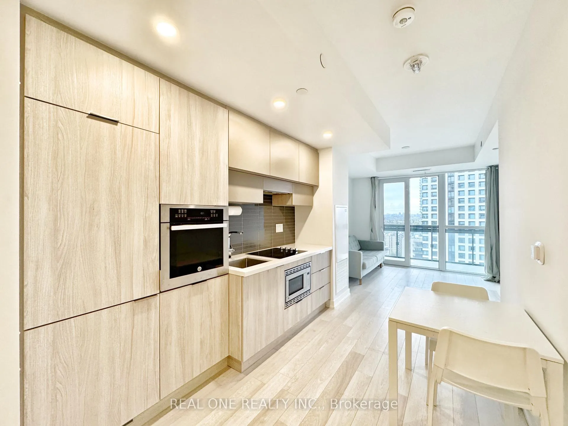 Photo 2 of Unit 1901, 39 Roehampton Avenue, Toronto, Mount Pleasant West — HOMEH